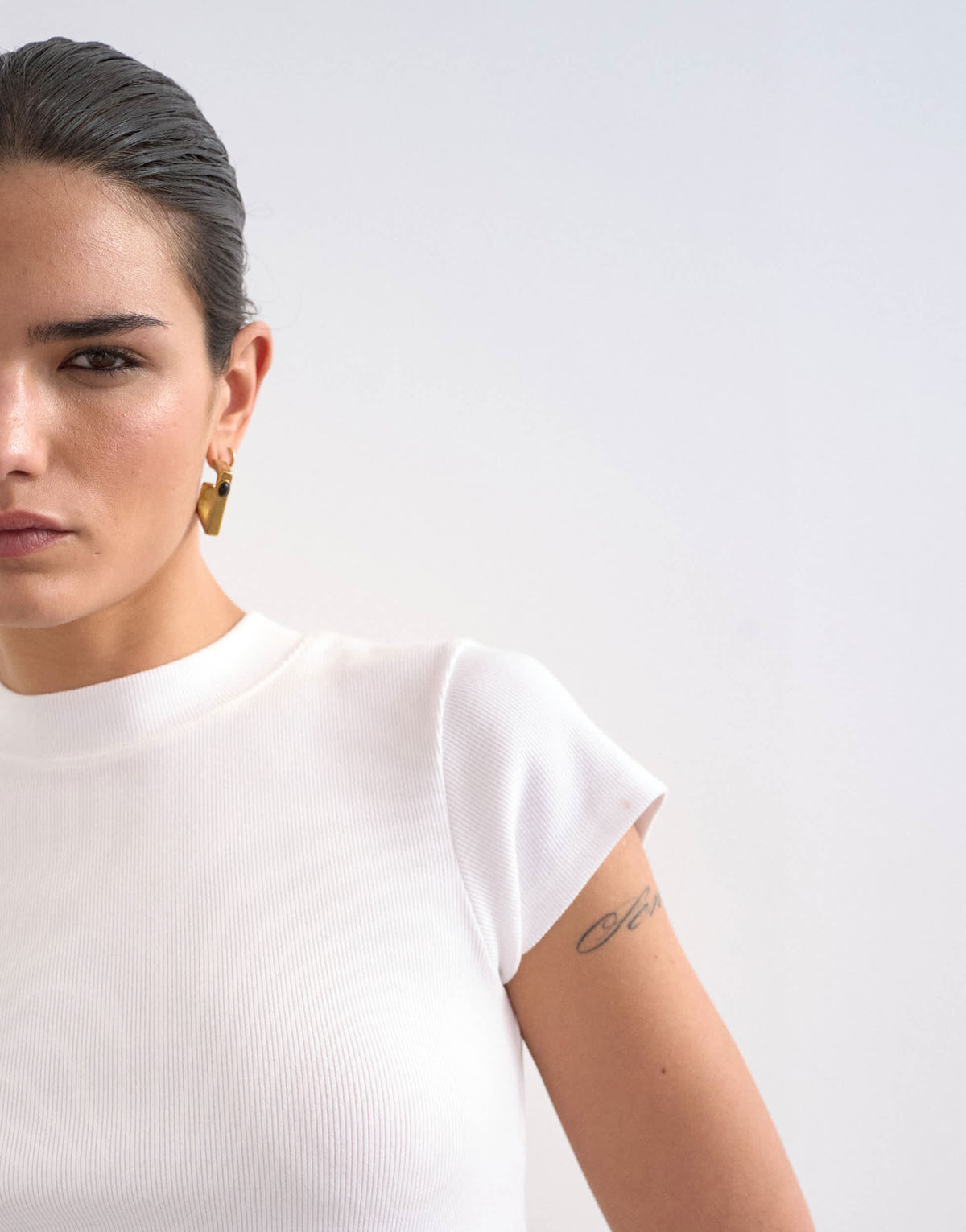 Topshop rib fitted curve hem tee in white