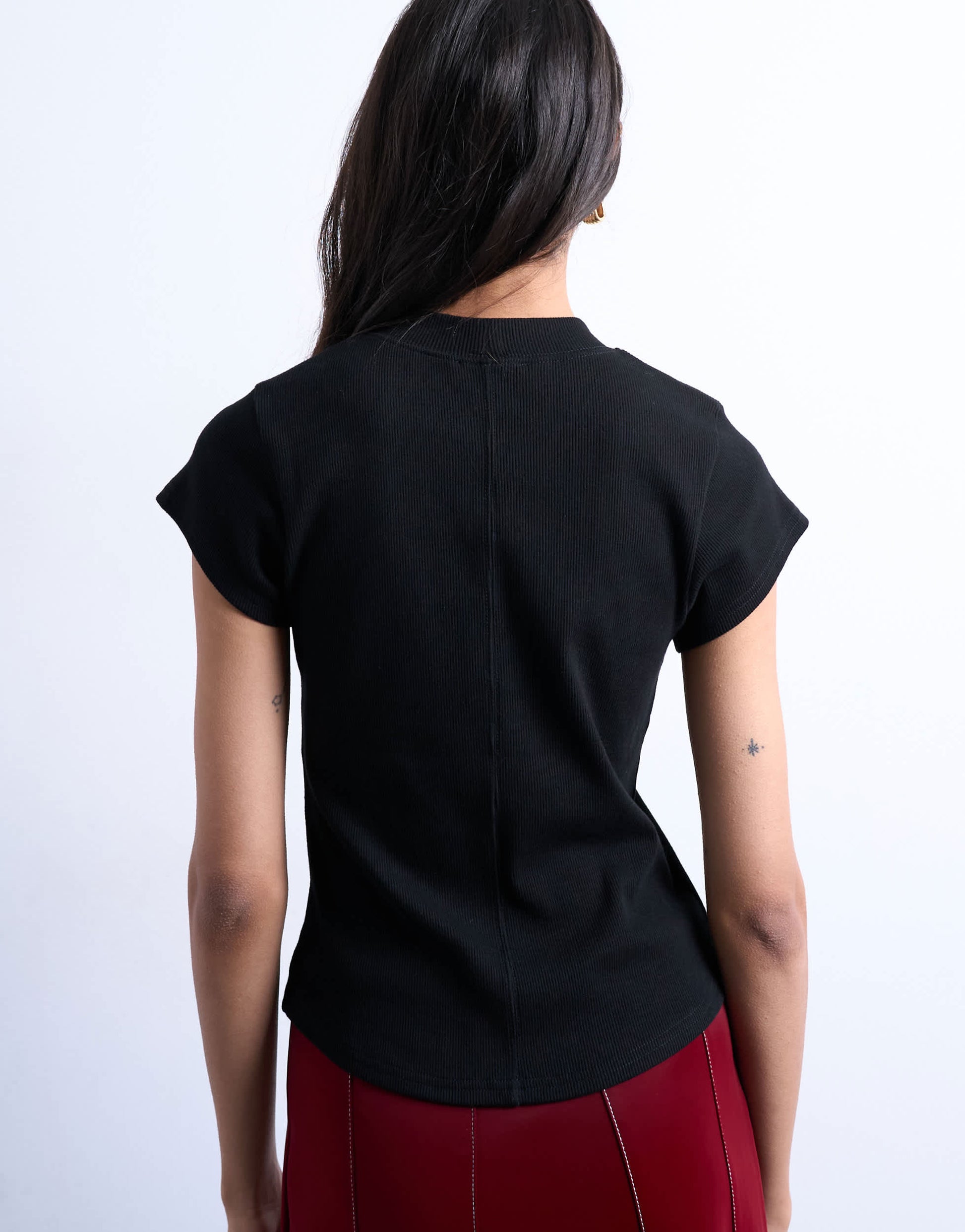 Topshop rib fitted curve hem tee in black
