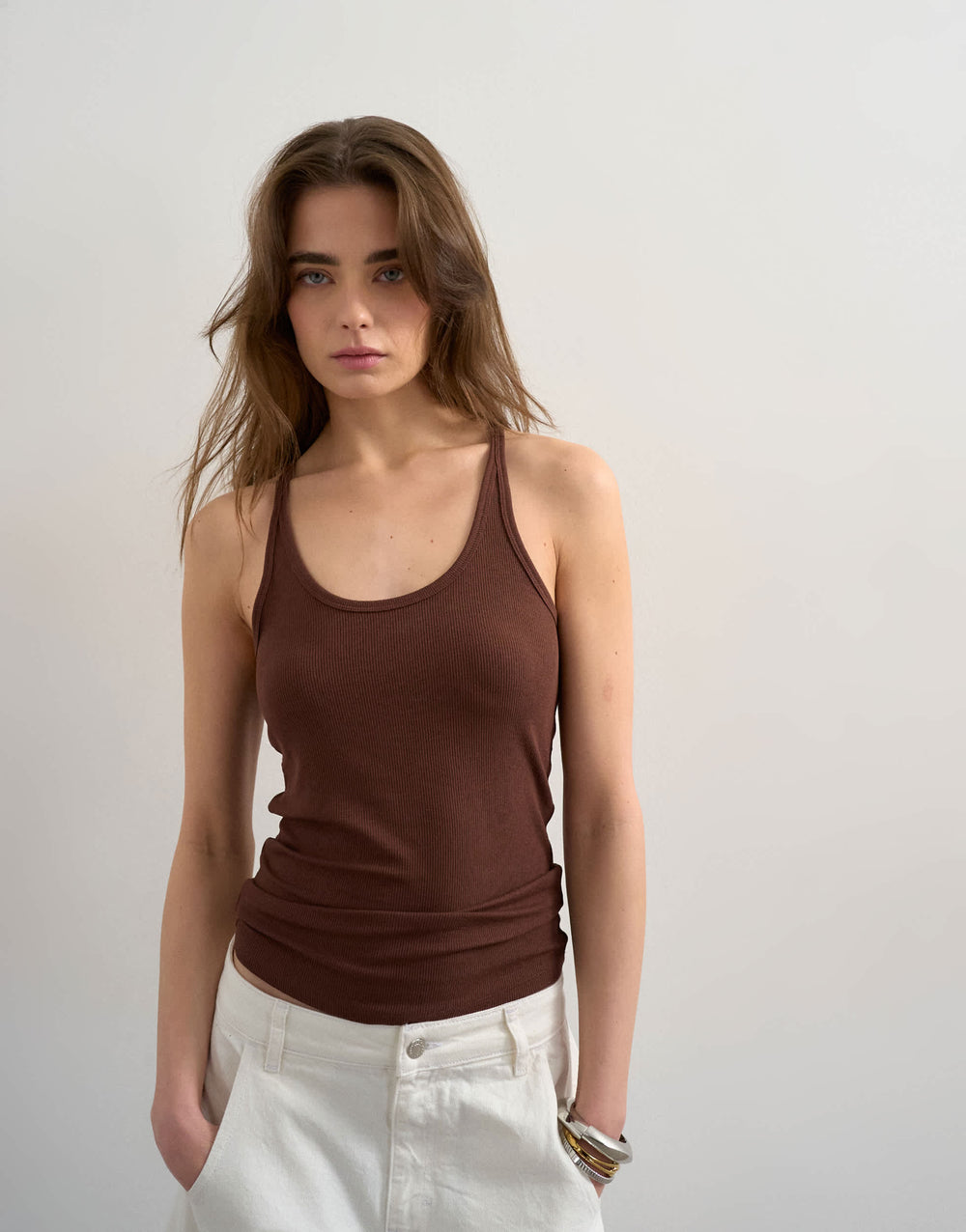 Topshop Premium-Racer-Top mit Spaghettiträgern und U-Ausschnitt in Braun