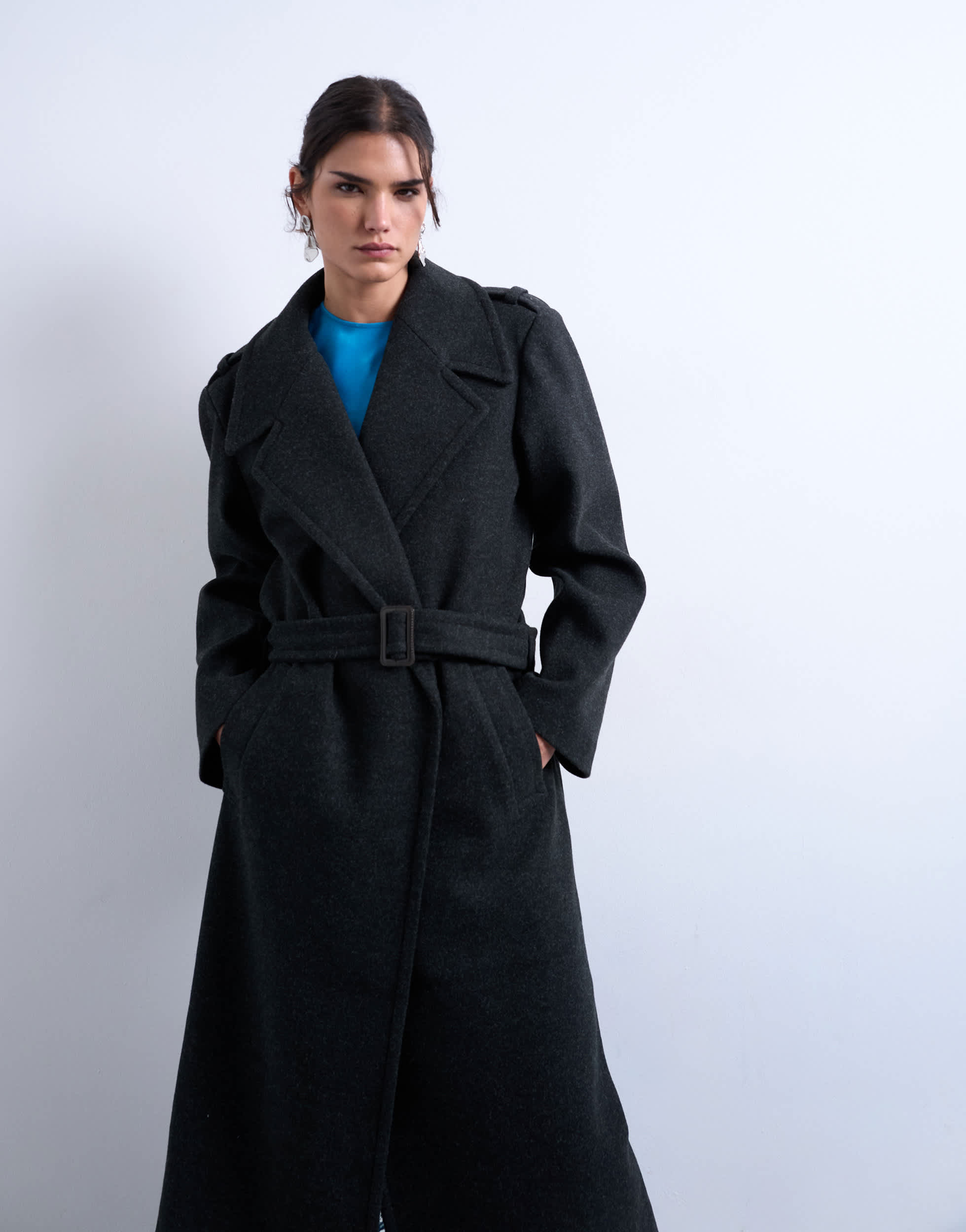 Topshop langer, eleganter Mantel mit tiefem Gürtel in Anthrazit