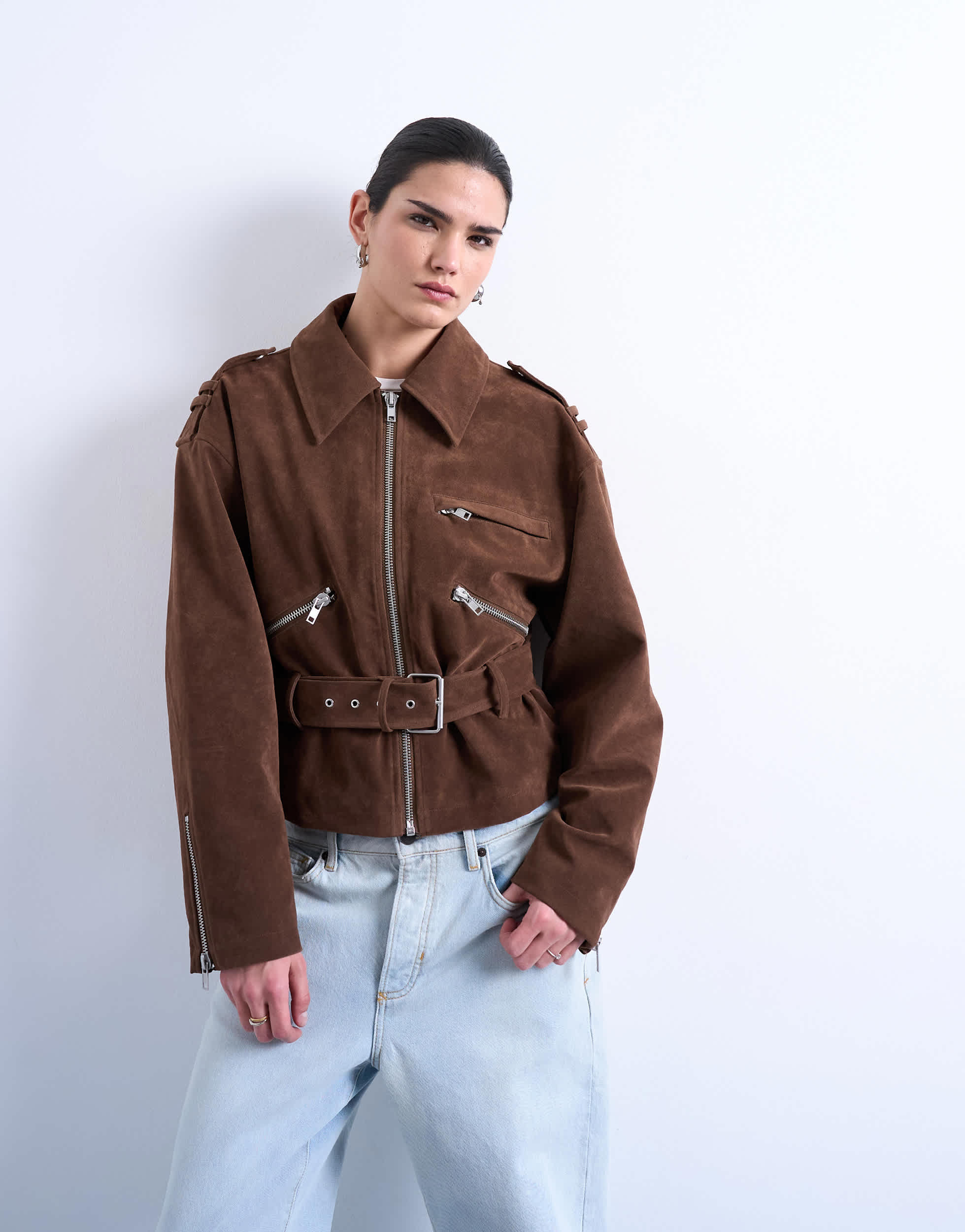 Veste motard Topshop en faux daim marron délavé, à ceinture basse.