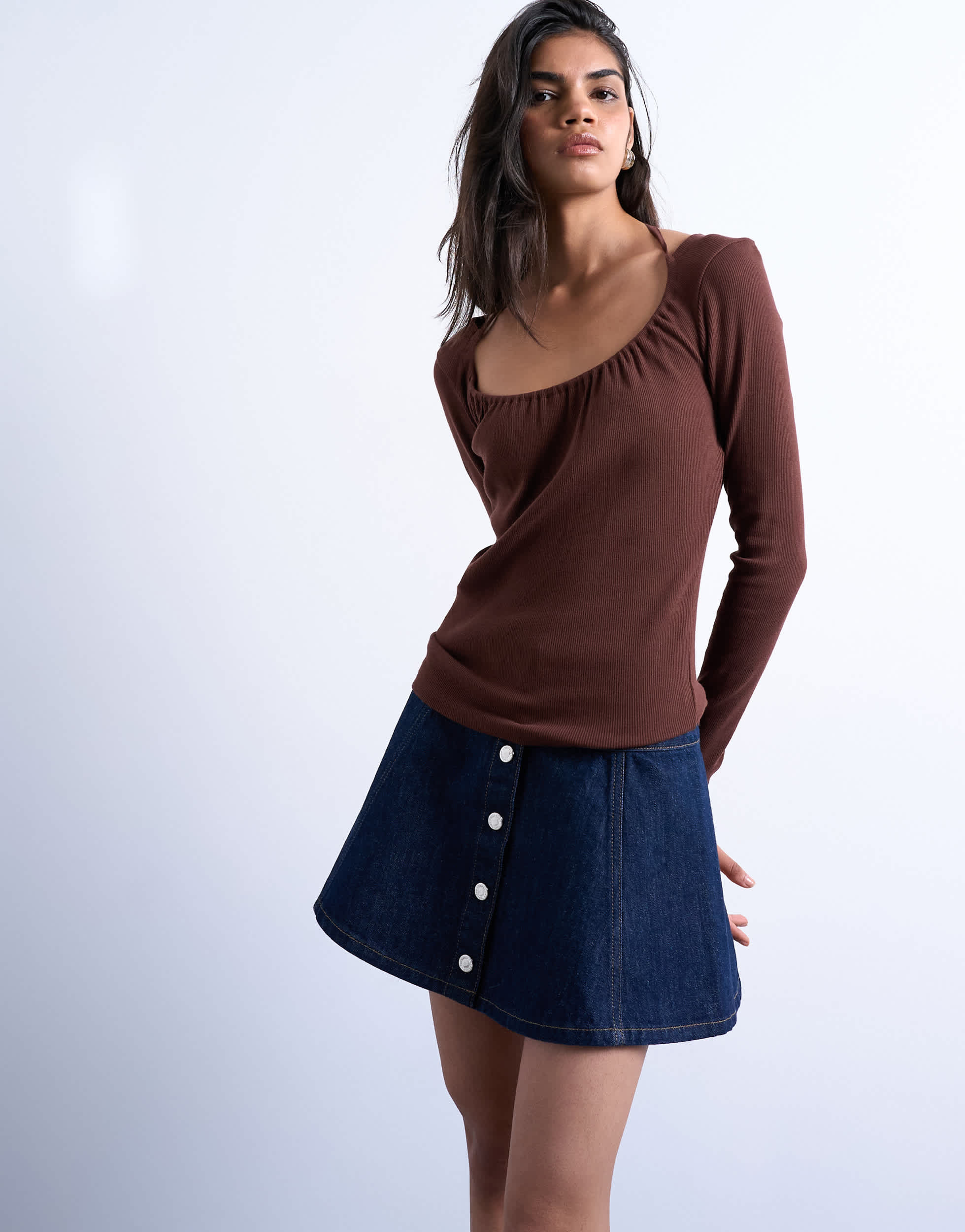 Jupe mini en jean Topshop à boutons, couleur indigo délavée