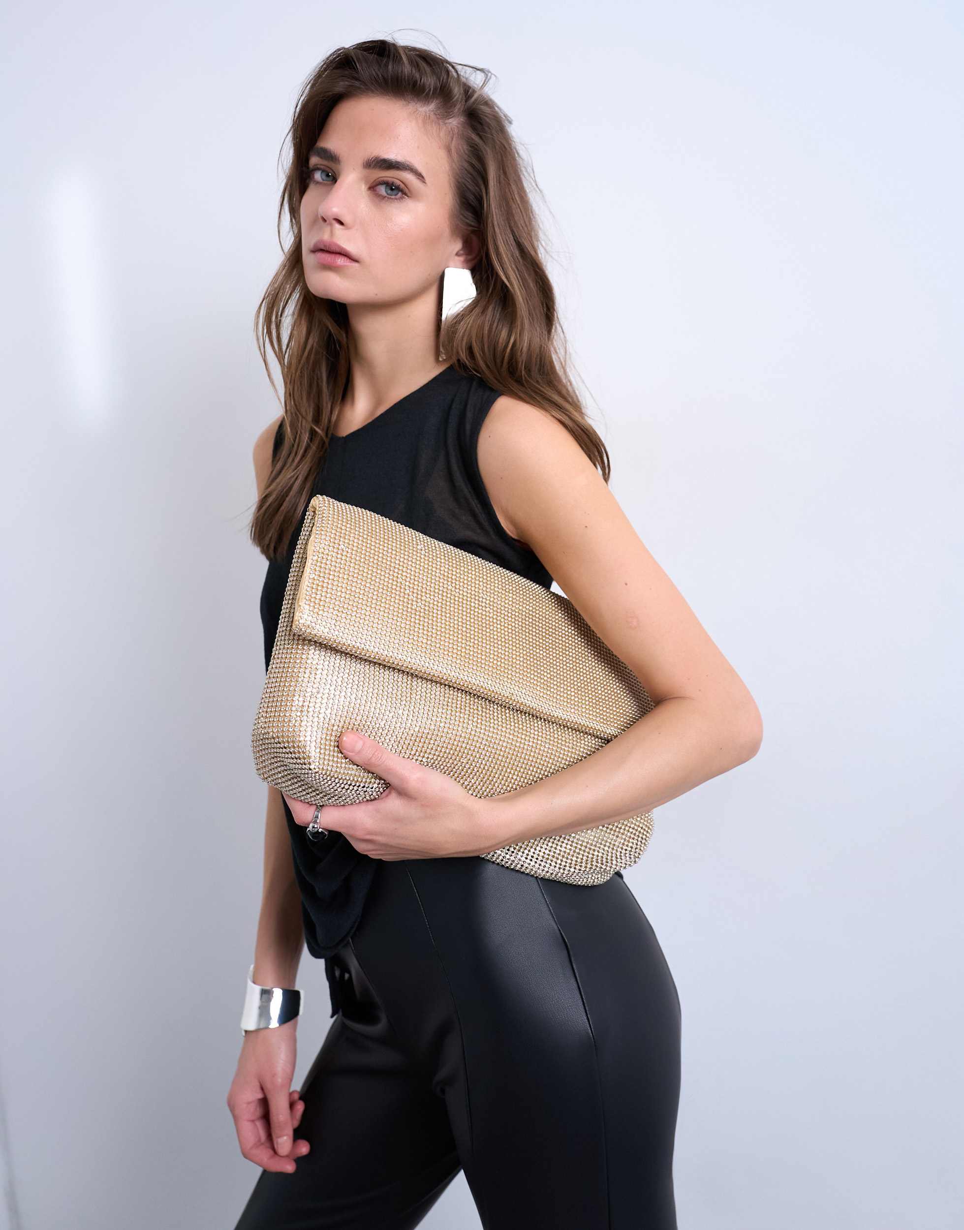 Topshop Georgia Clutch mit Strasssteinen in Gold