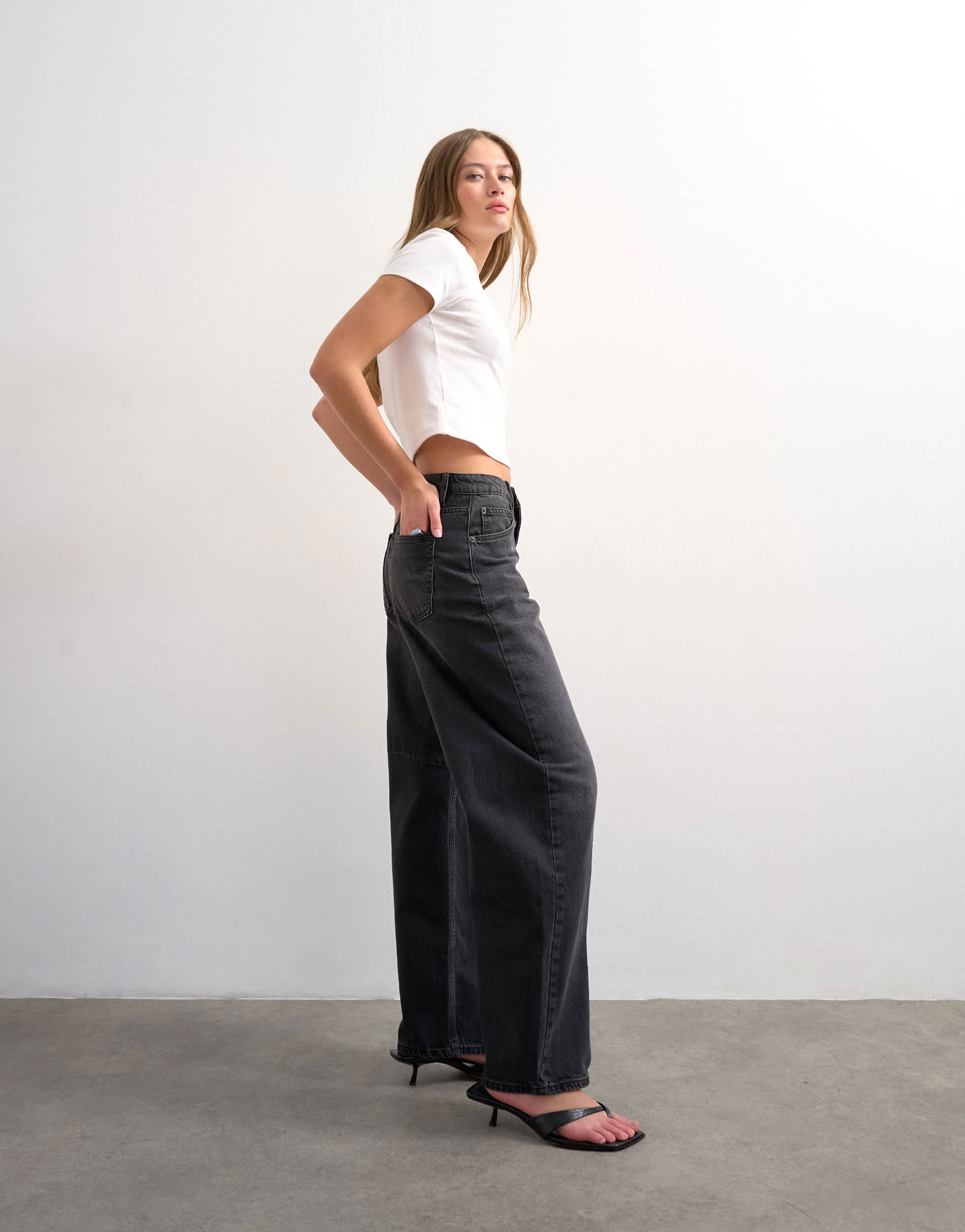 Topshop Barrel mid rise jean in washed black