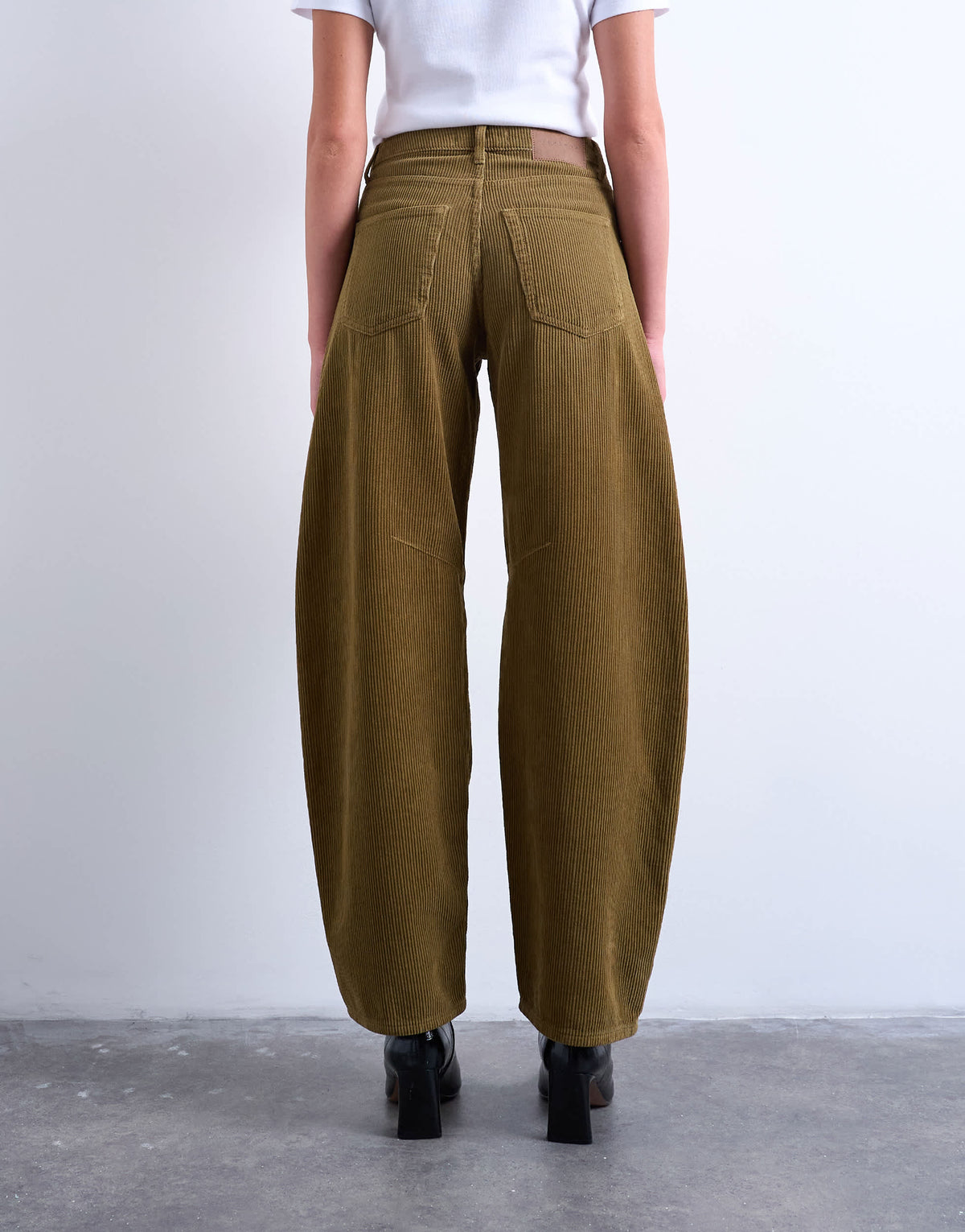 Topshop Barrel mid rise jean in honey cord