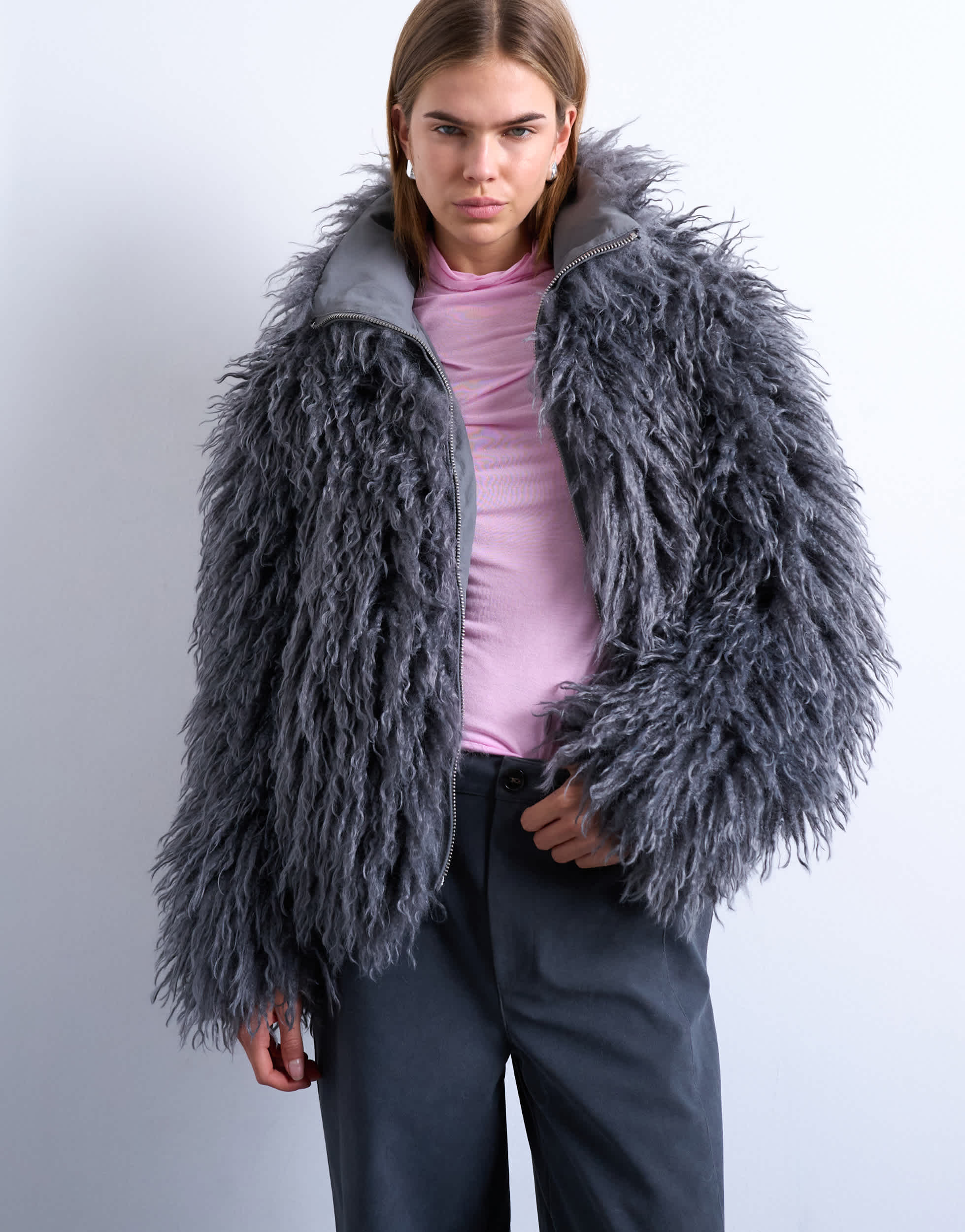 Bomber Topshop à col entonnoir en fausse fourrure mongole, gris, avec fermeture éclair