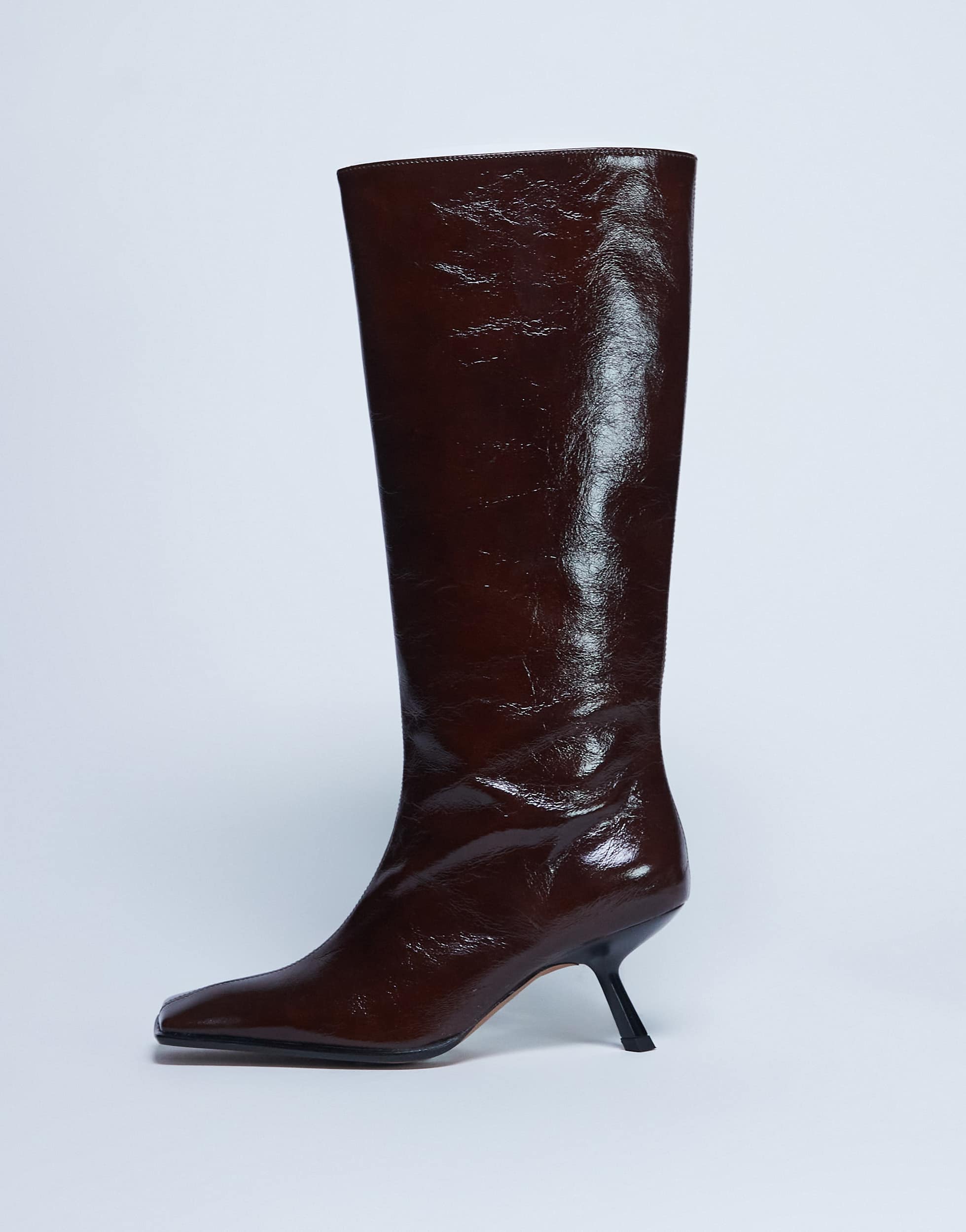Topshop Scarlett Premium Lederstiefel mit eckiger Spitze, kniehoch, in Schokoladenbraun
