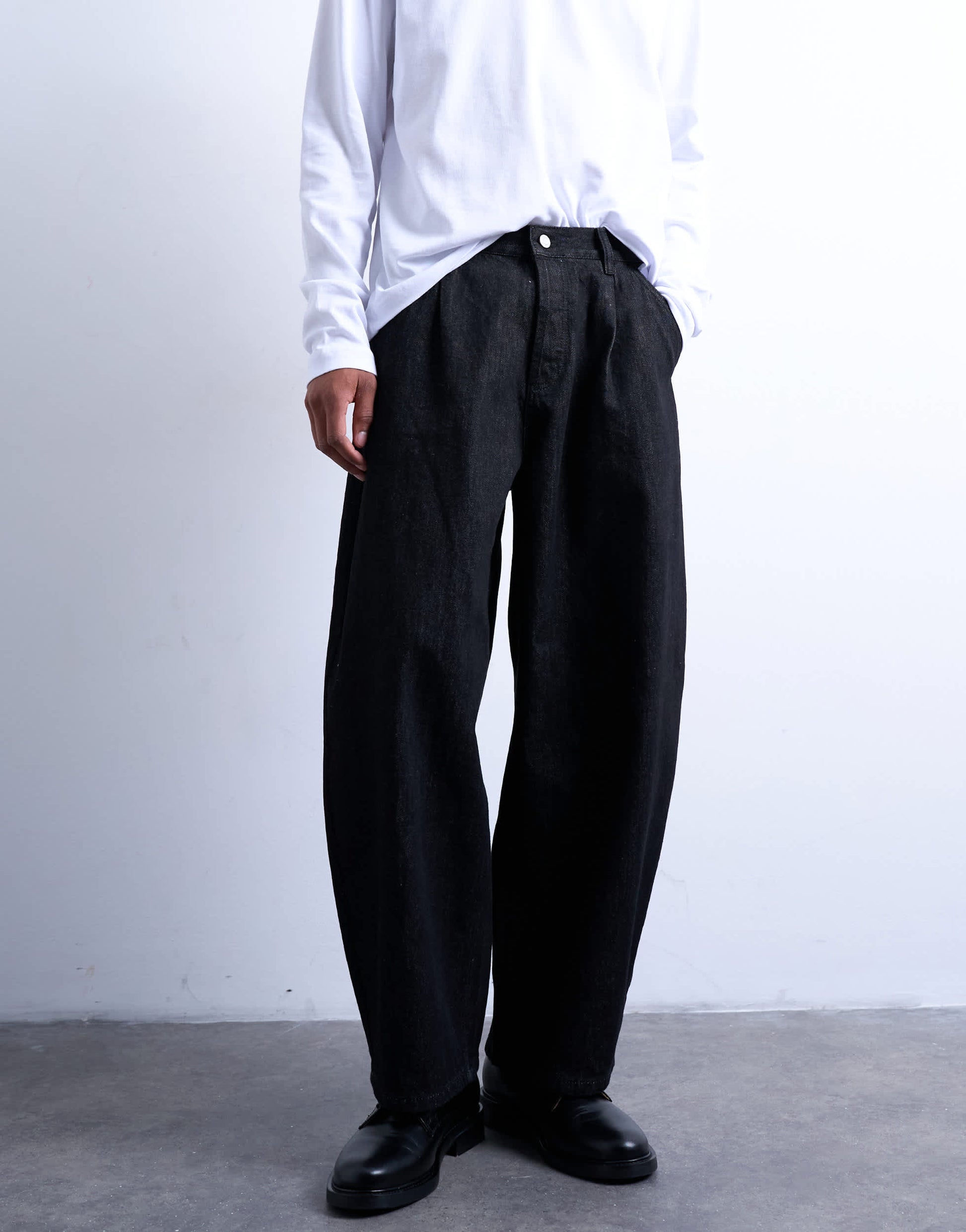 Topman pleated barrel jean in raw black