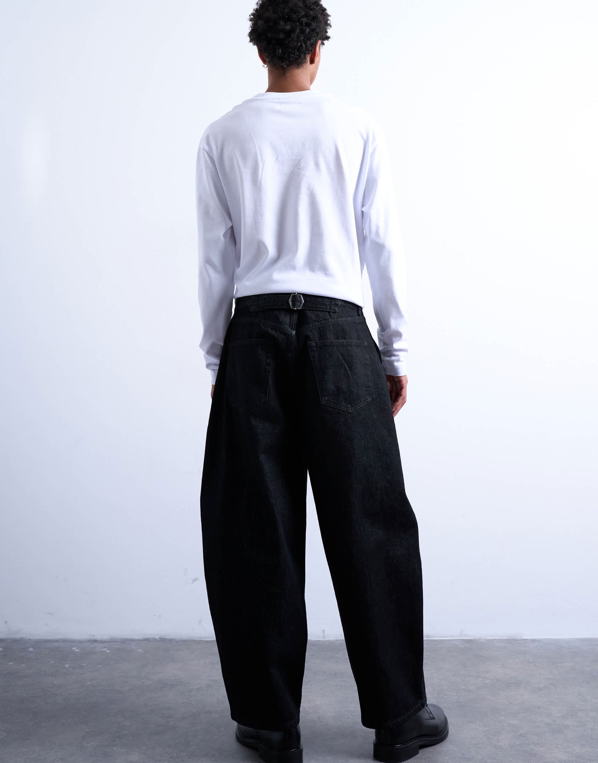 Topman pleated barrel jean in raw black