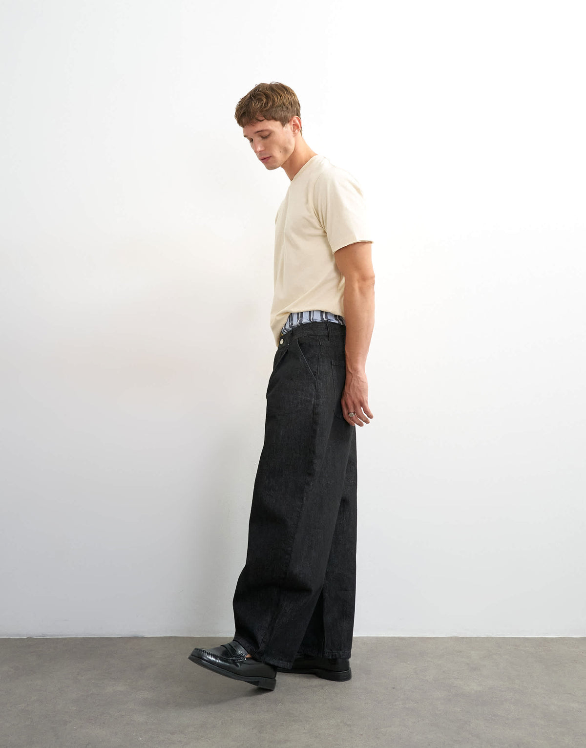 Topman pleated barrel jean in mid wash blue