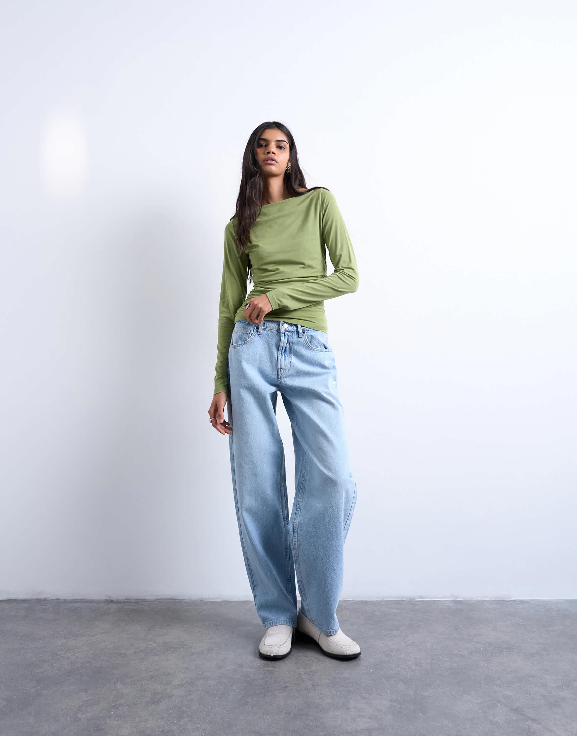 Topshop Lowrie – Baggy-Jeans mit niedriger Leibhöhe in Bleach