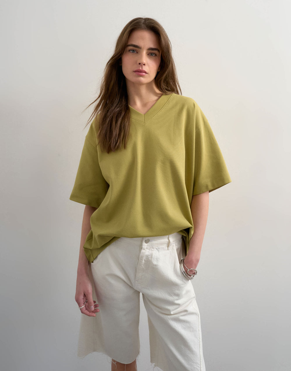 T-shirt interlock haut de gamme à col en V Topshop, couleur kaki
