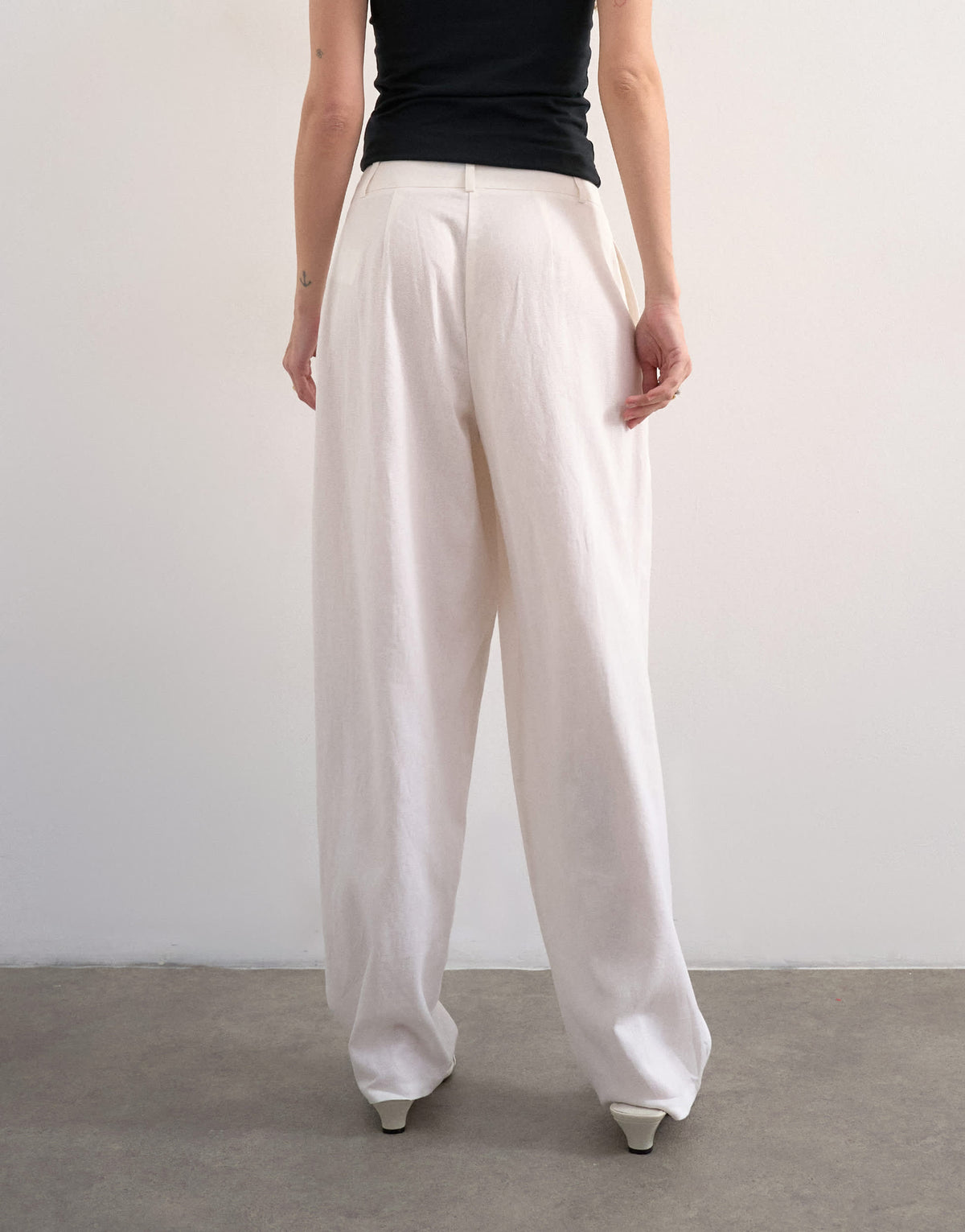 Topshop linen barrel leg trouser in white