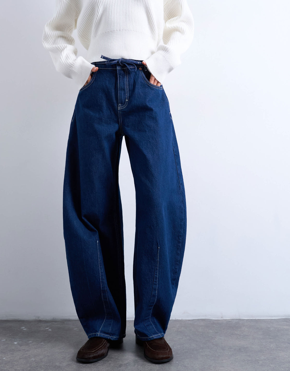 Topshop extreme barrel mid rise jean with belt detail in indigo rinse