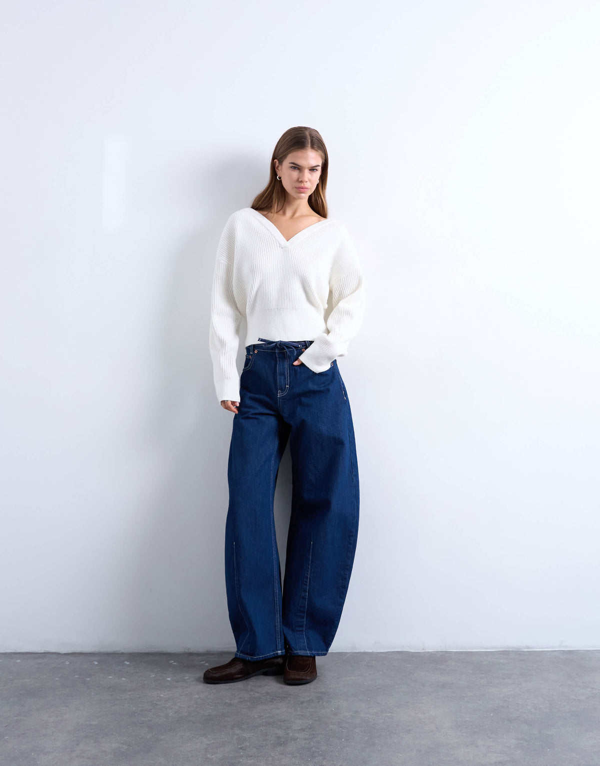 Topshop extreme barrel mid rise jean with belt detail in indigo rinse