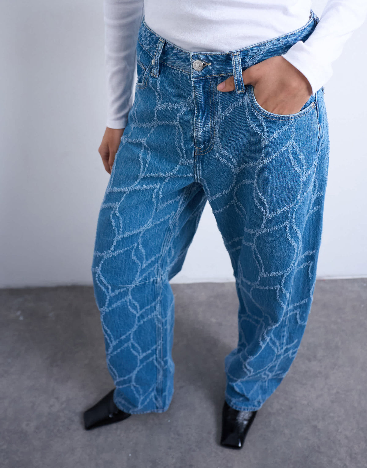 Topshop textured barrel jean in bleach