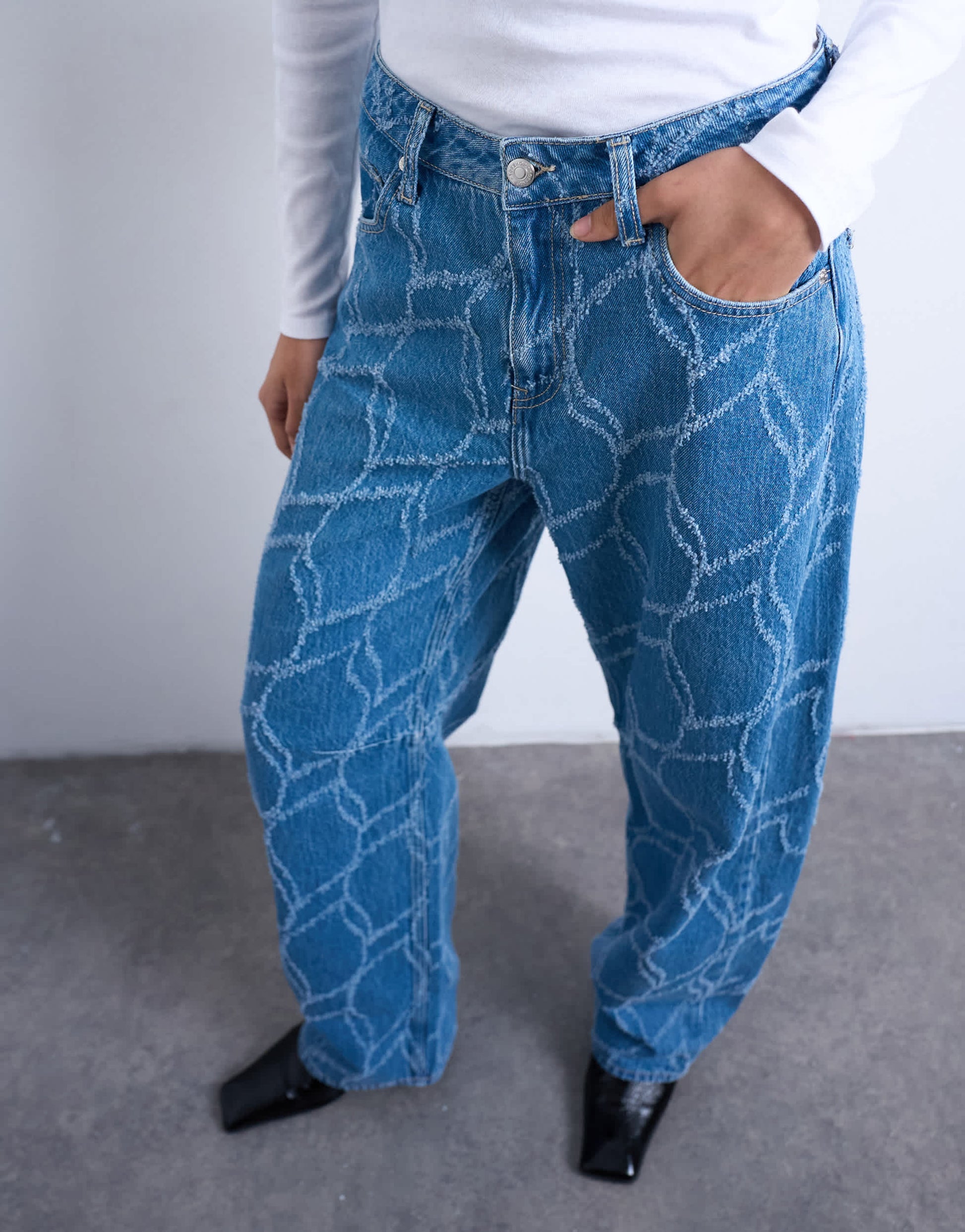 Topshop textured barrel jean in bleach
