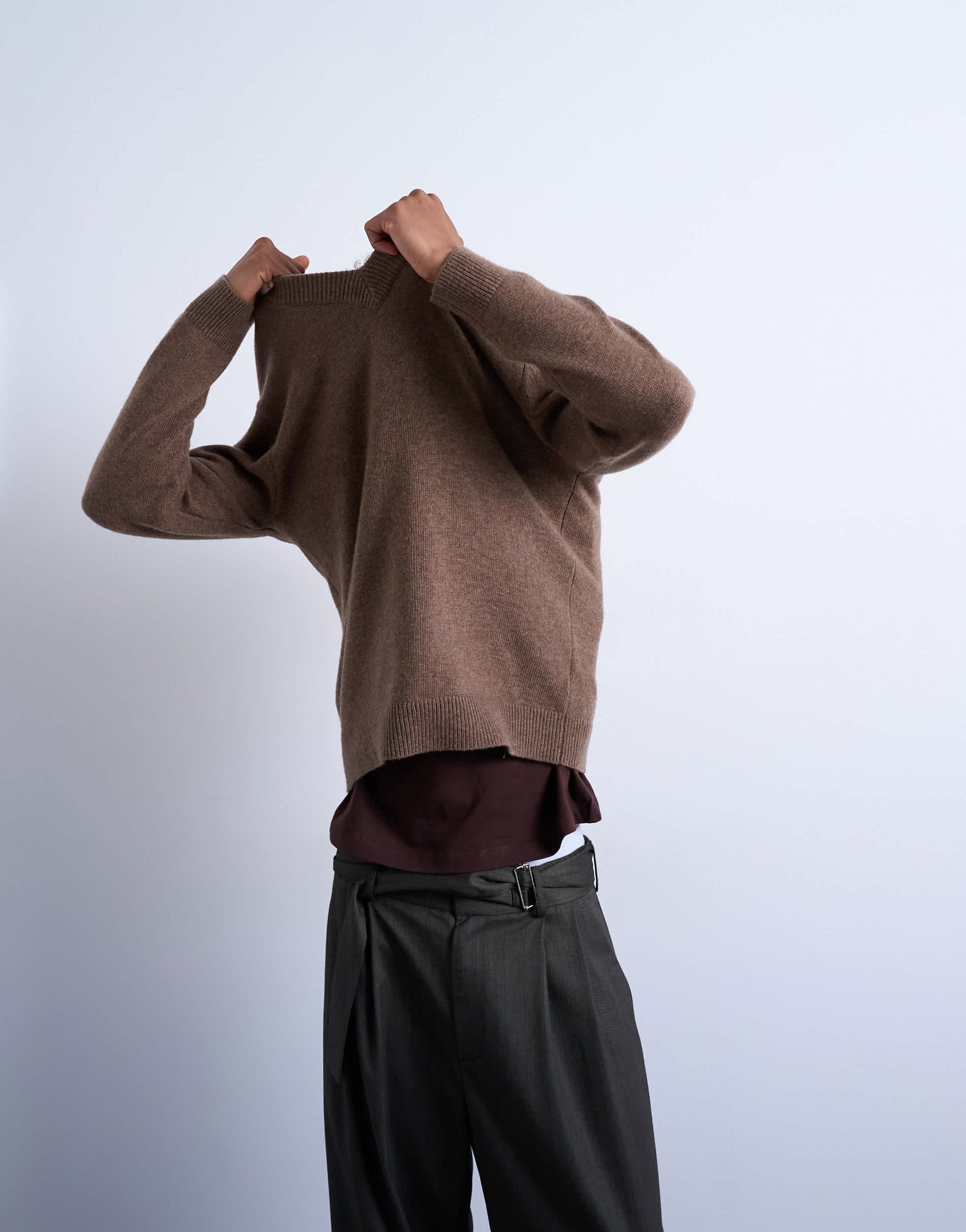Topman regular fit v-neck knitted jumper with wool in brown