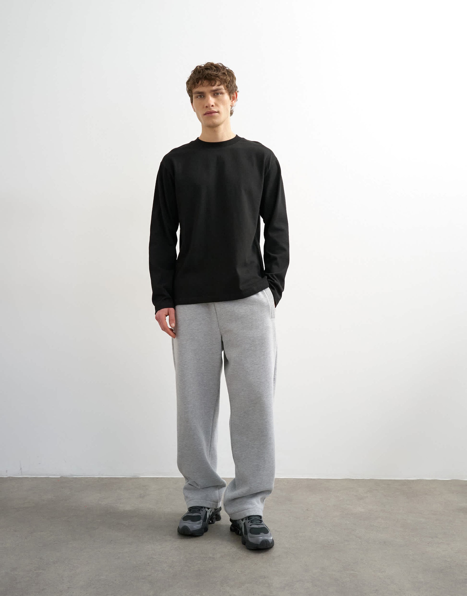 Topman relaxed long sleeve tee in black 