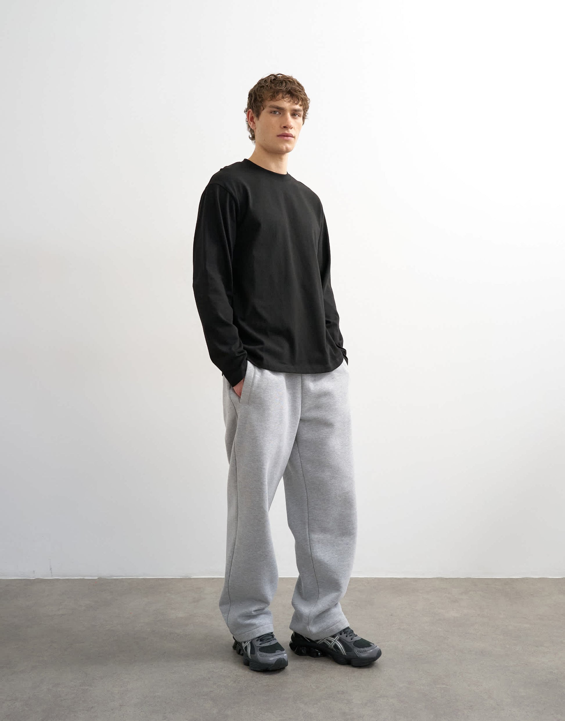 Topman relaxed long sleeve tee in black 