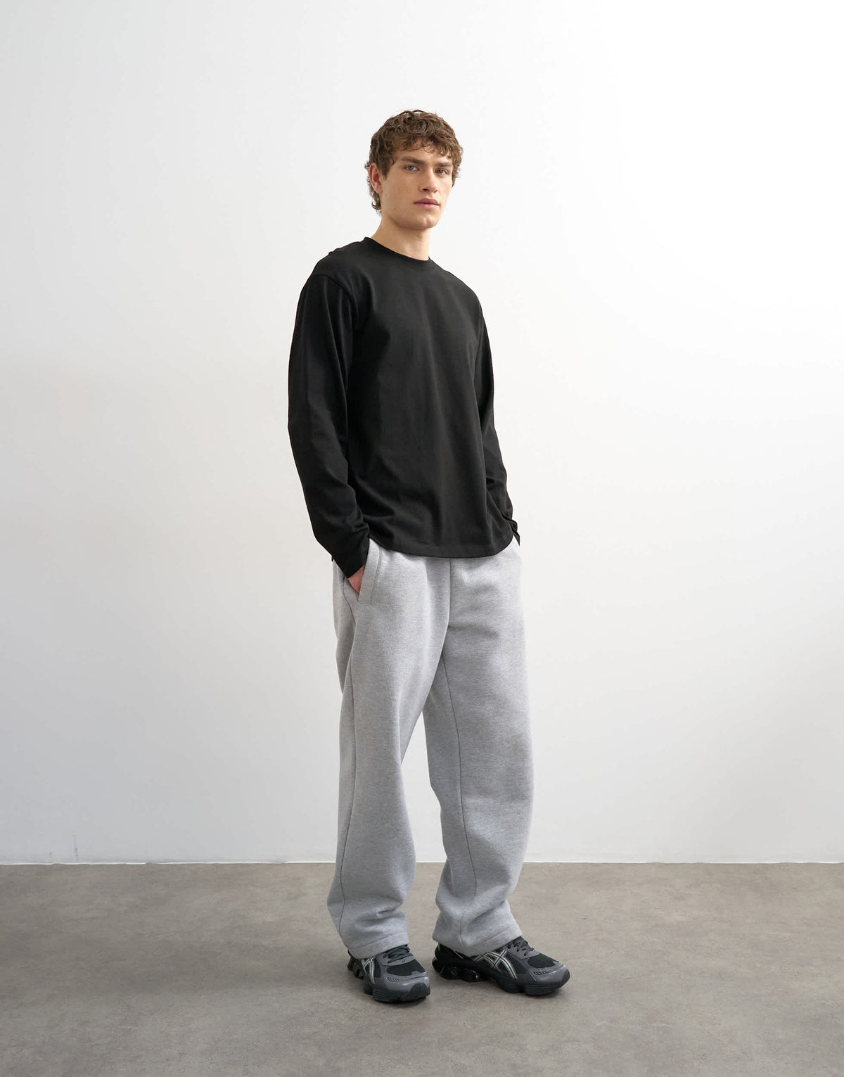 Topman relaxed long sleeve tee in black 