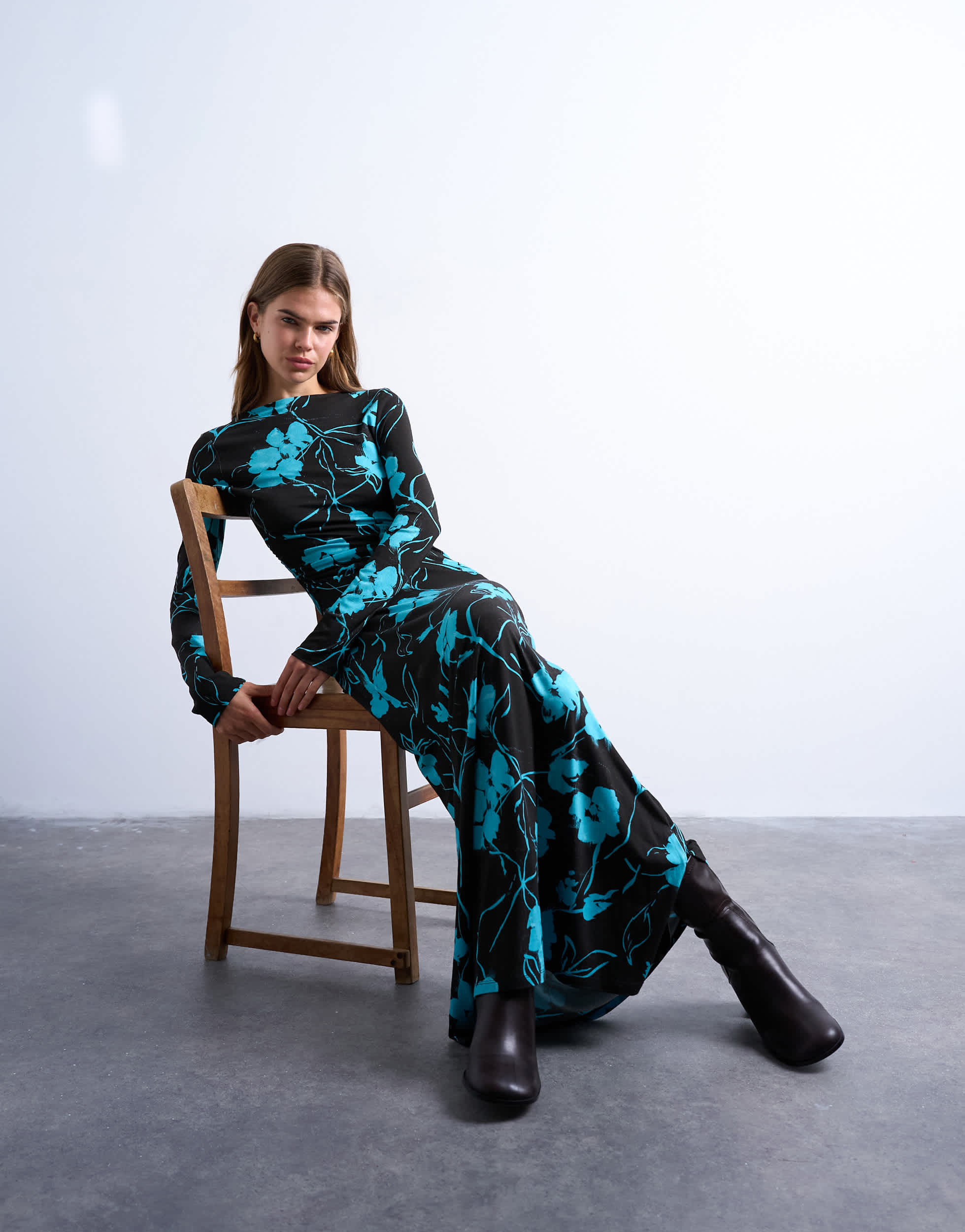 Robe longue Topshop à imprimé floral, col bateau et manches longues, couleur chocolat