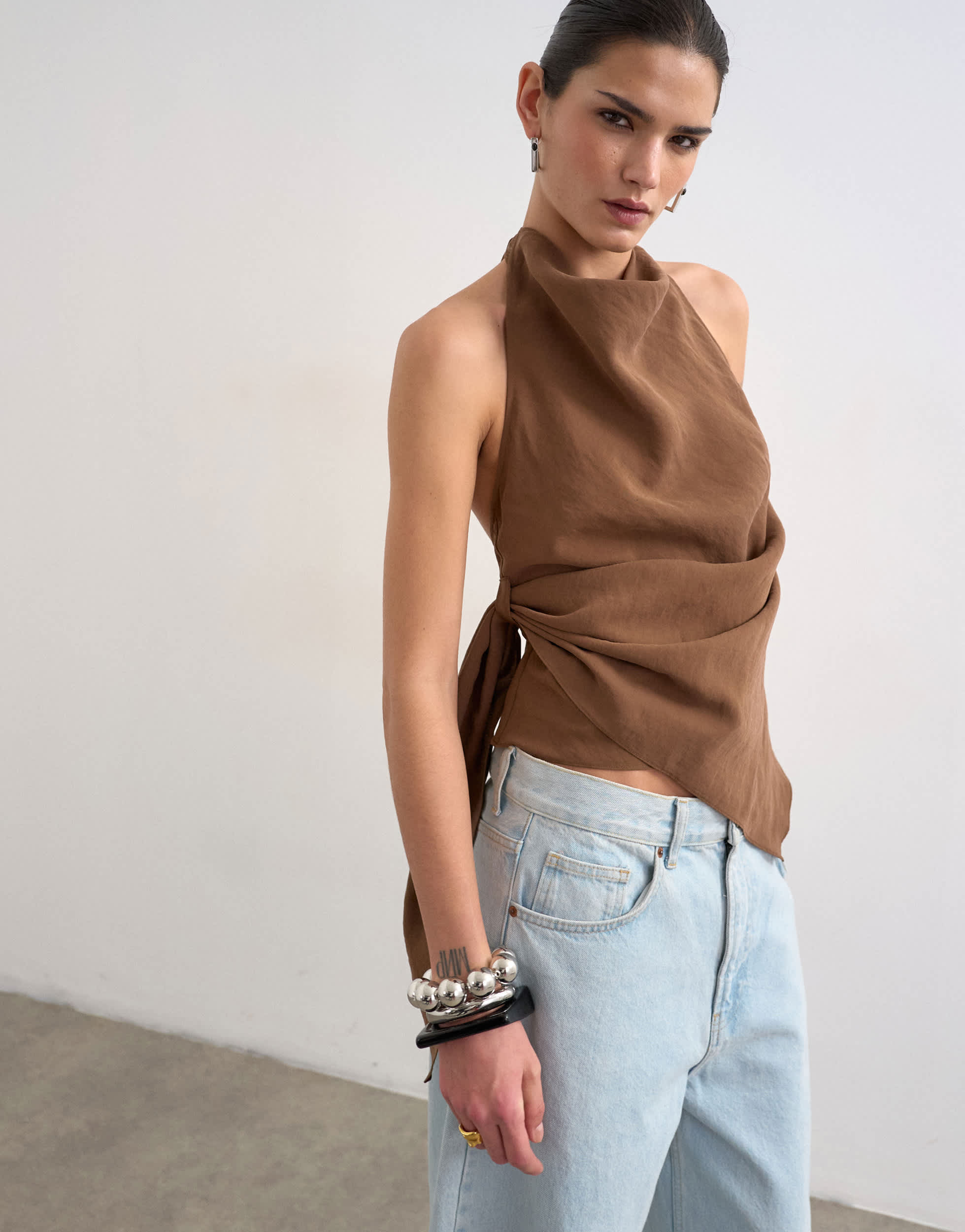 Topshop superweiches Neckholder-Top aus Cupro in Schokoladenbraun