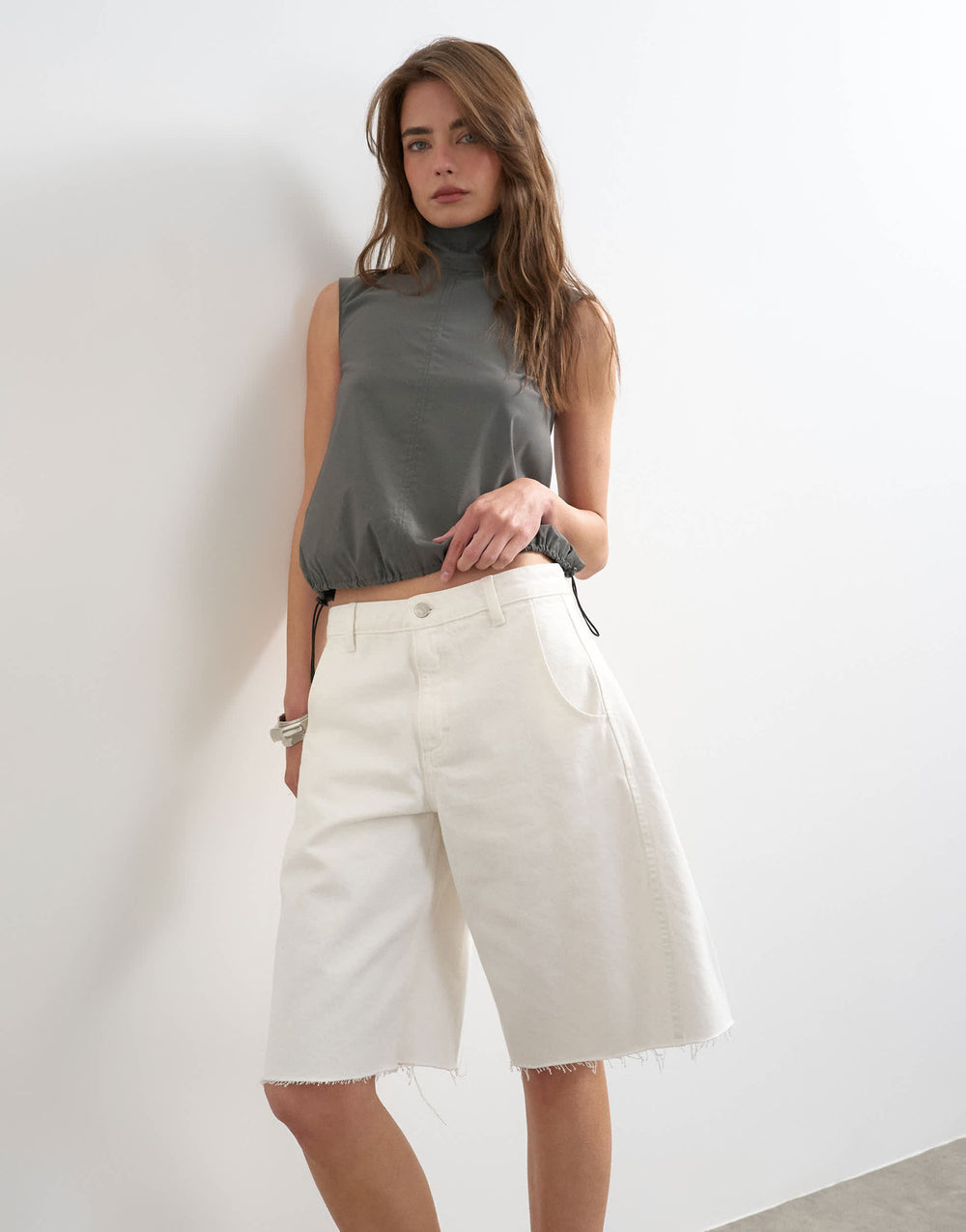 Topshop Denim Barrel-Jorts in Weiß