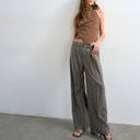 Topshop Hose mit offenem Saum, tiefsitzend, doppelt plissiert, in Braunmeliert