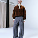 Topshop Hose mit offenem Saum, tiefem Bund und doppelten Bundfalten in Dunkelgrau