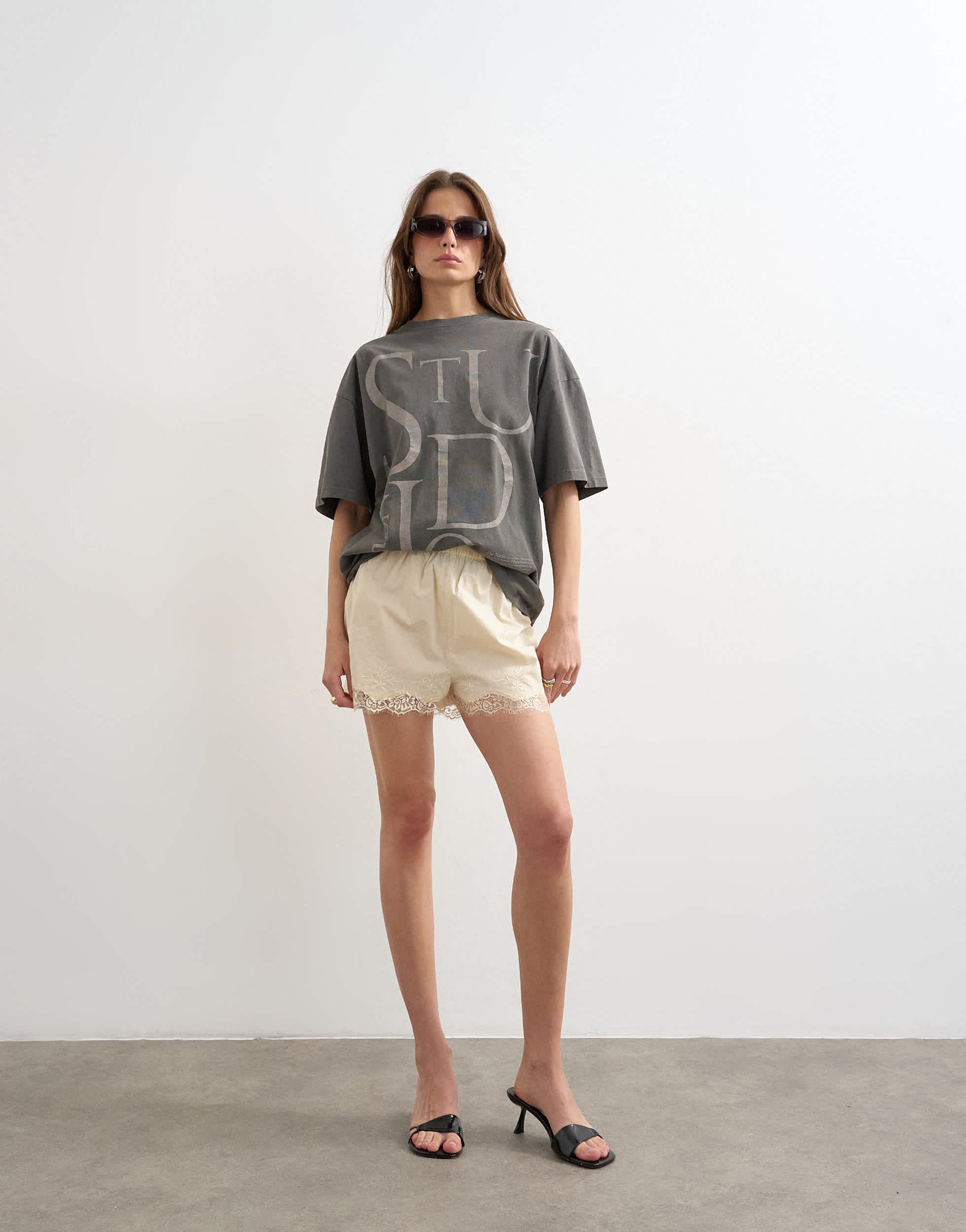 Topshop crinkle lace trim short in ecru