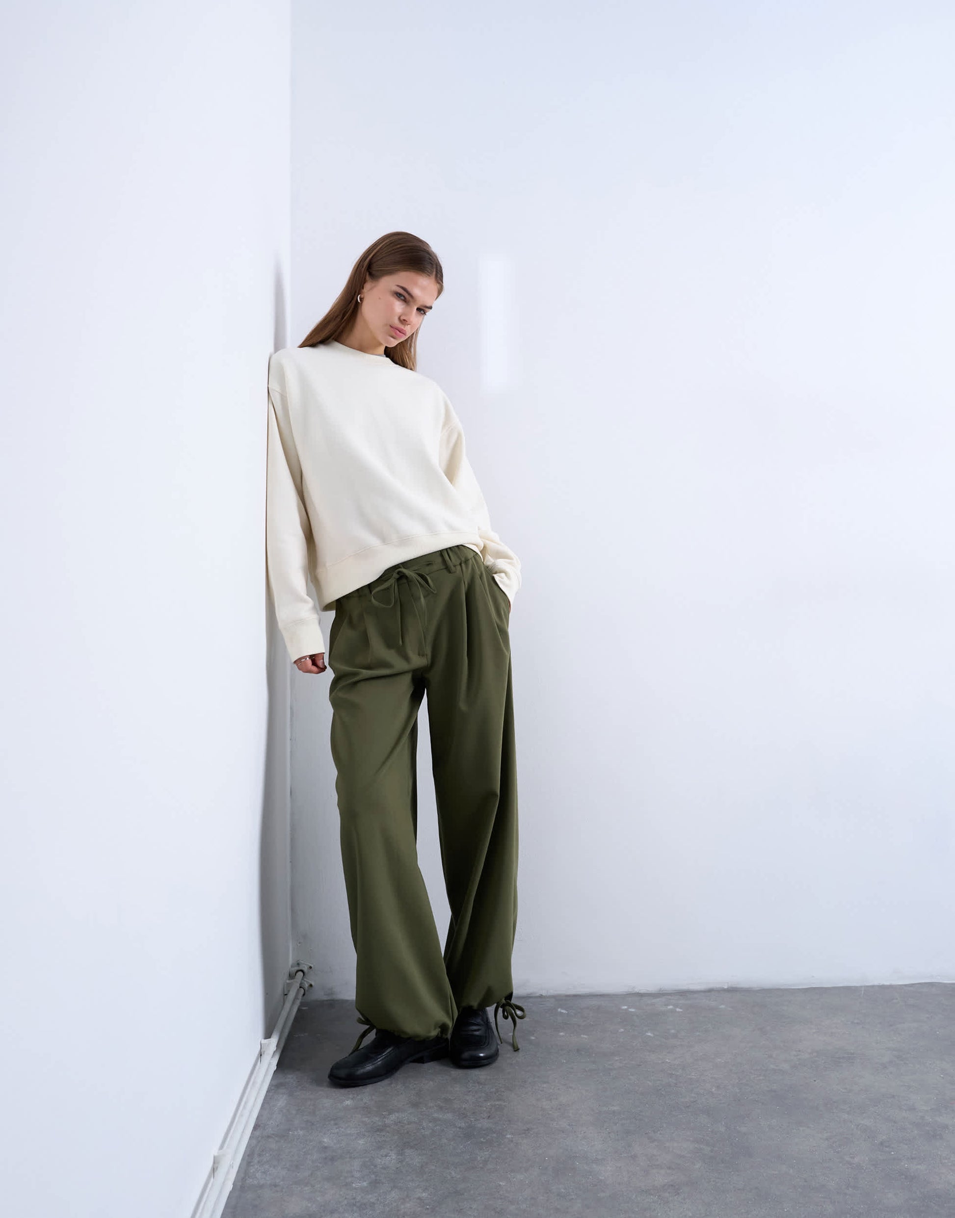Topshop tailored balloon leg jogger in olive
