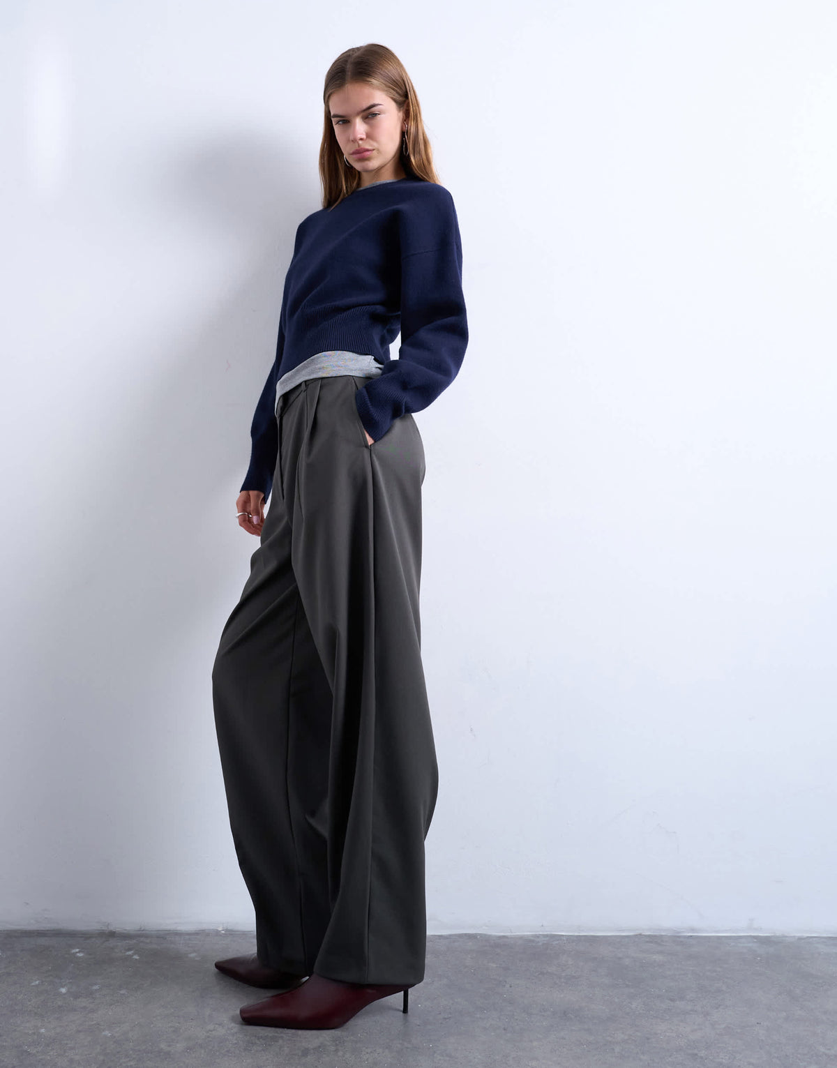 Topshop tailored pleated ovoid trouser in charcoal