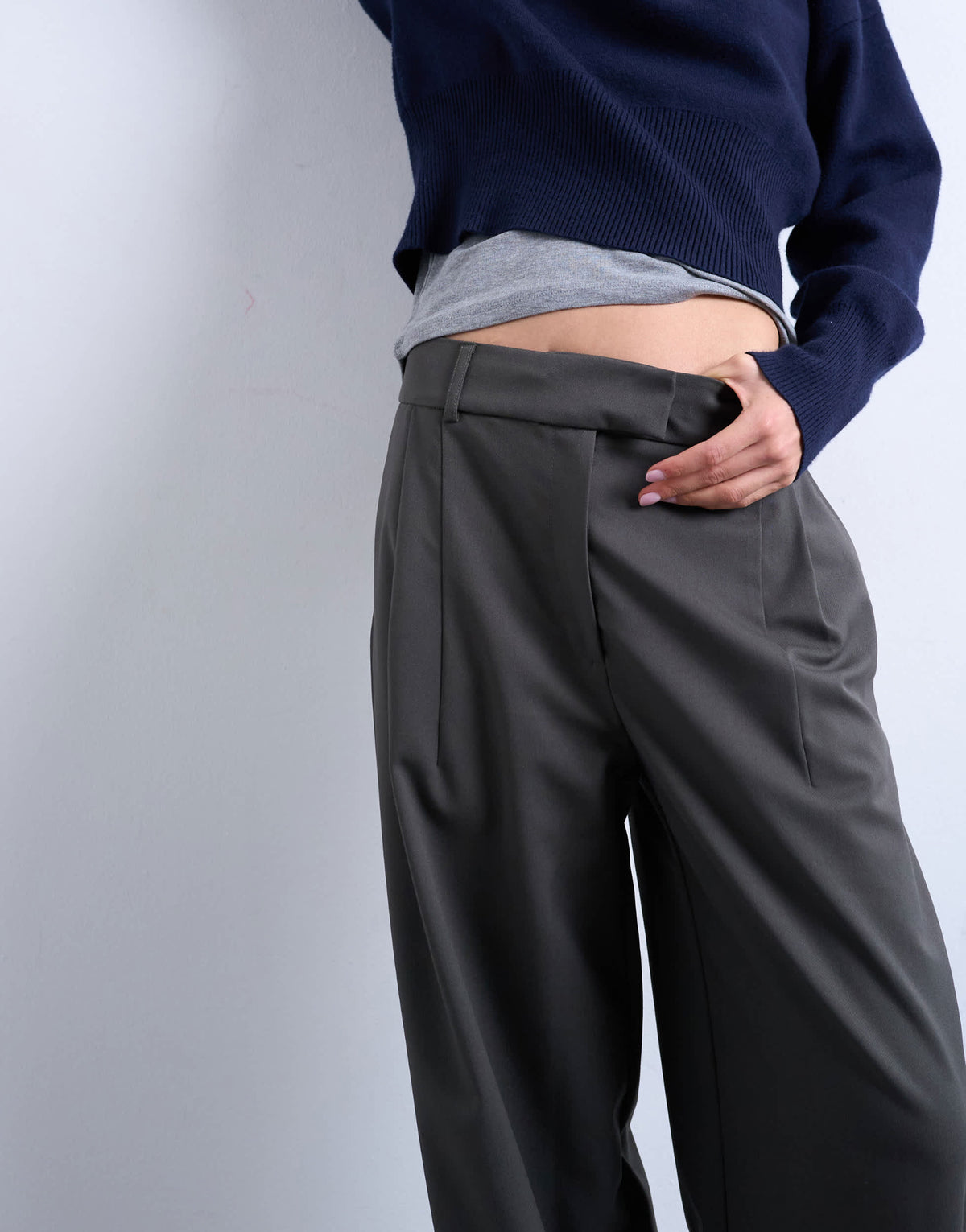 Topshop tailored pleated ovoid trouser in charcoal