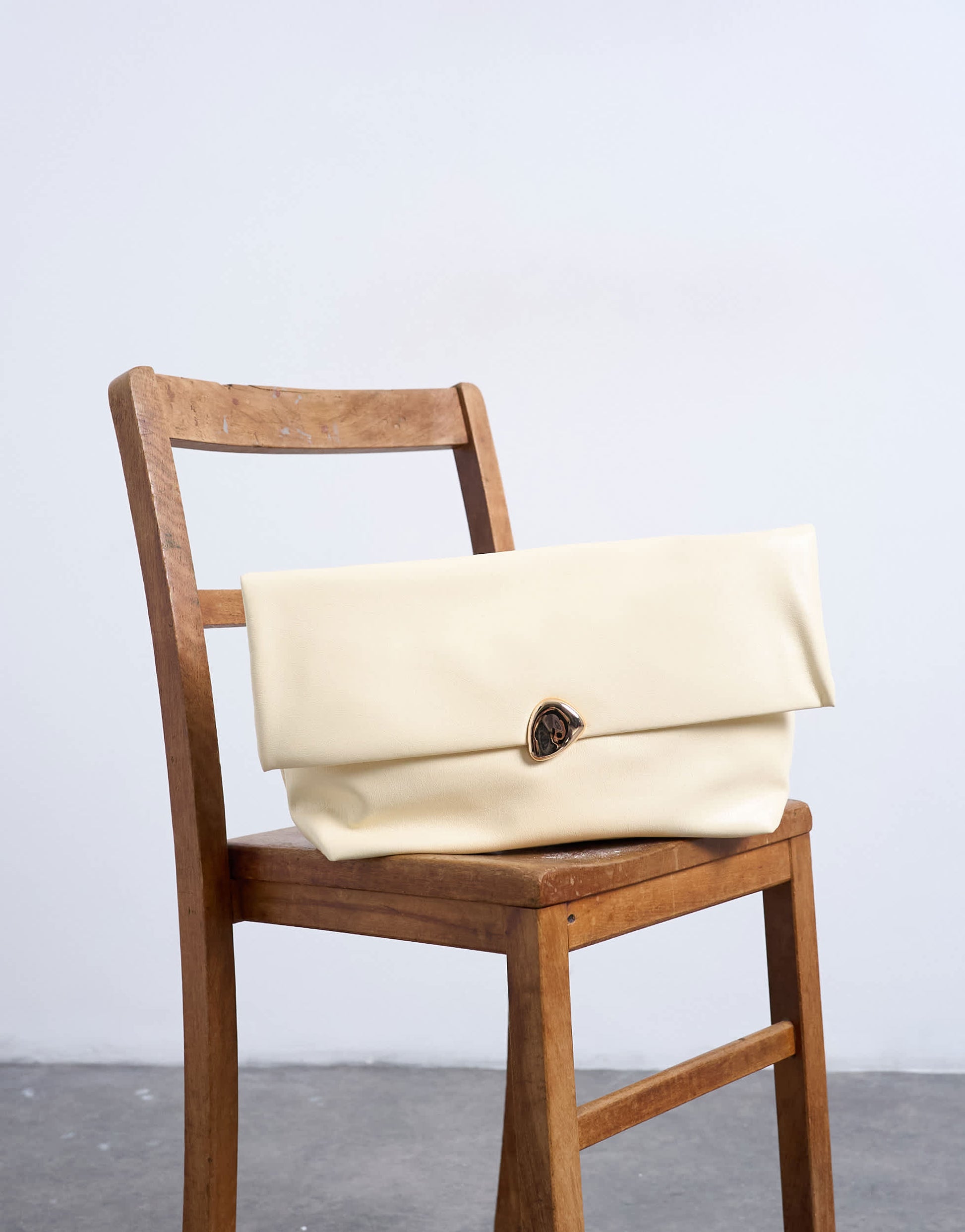 Topshop Gaia folded clutch with hardware in off white