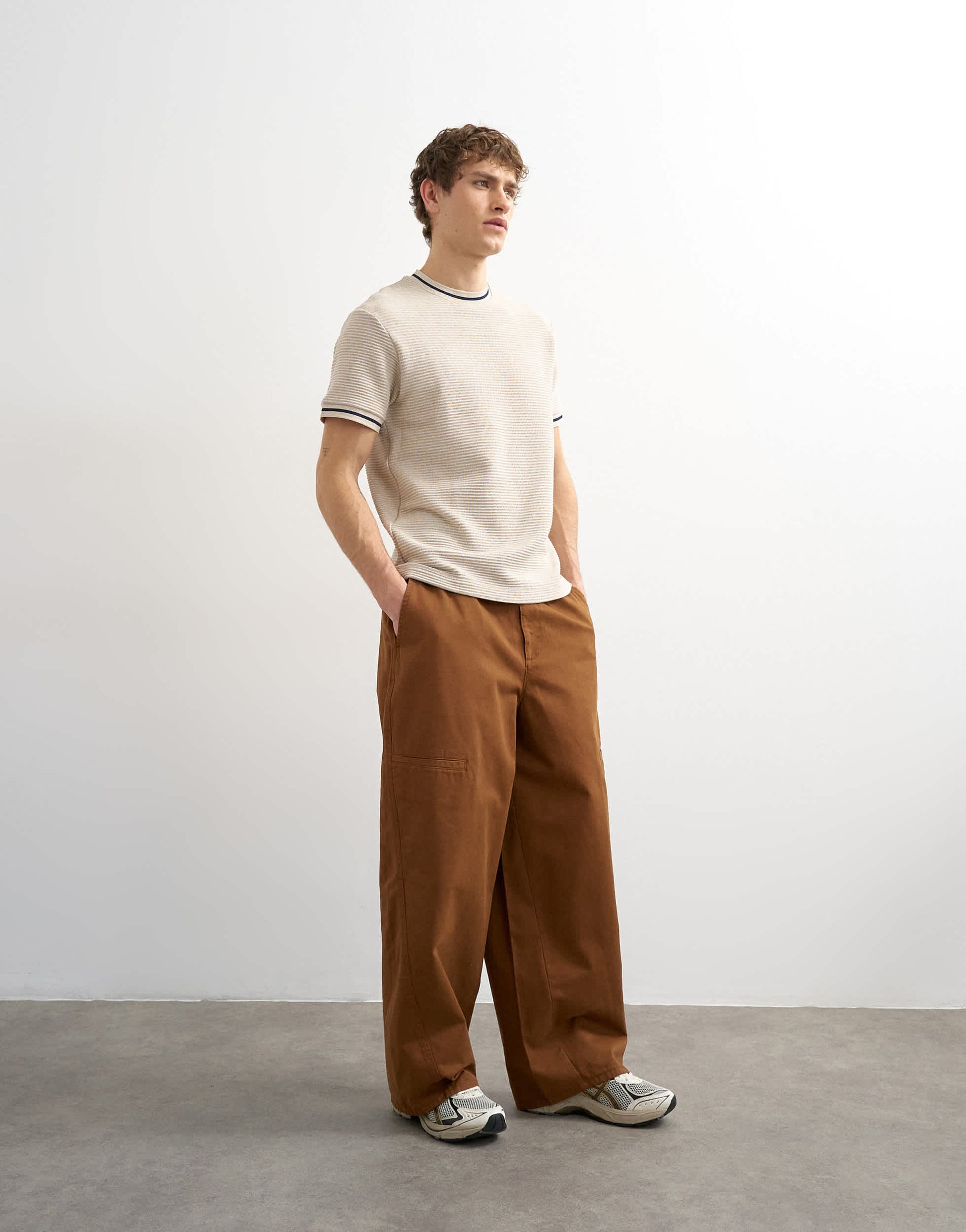 Topman baggy fit trousers with side pockets in brown