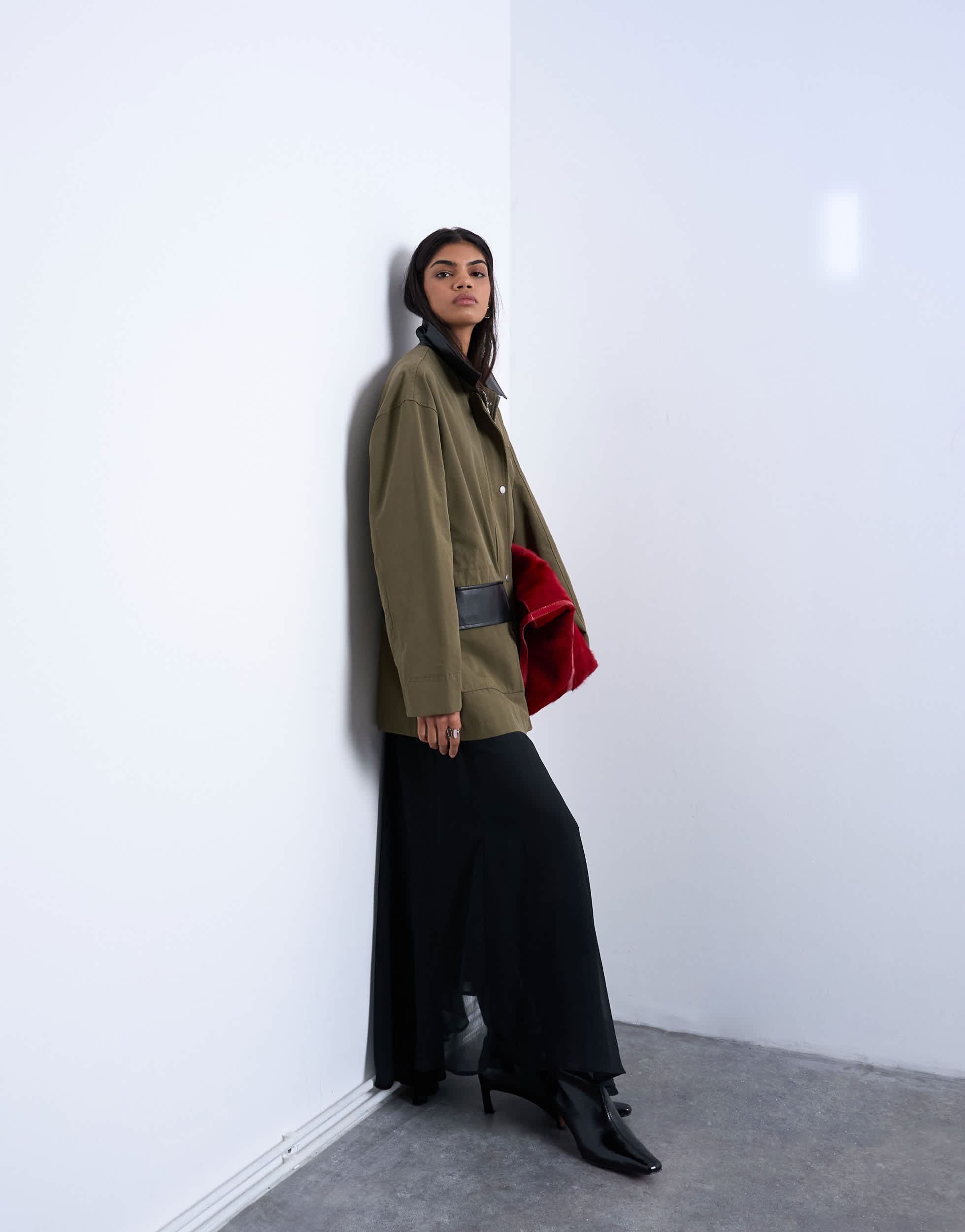 Jupe longue Topshop noire à coutures circulaires en mousseline, ornée de détails de coutures.