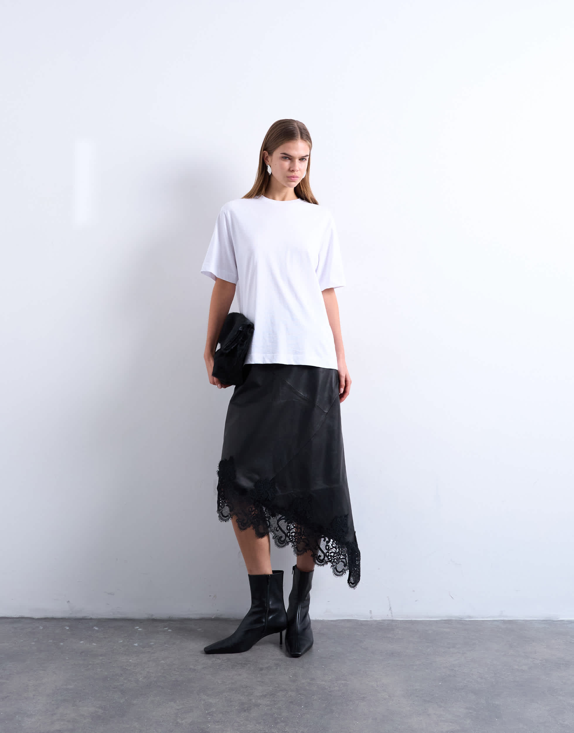 Topshop Midirock mit Echtleder-Spitzeneinsatz in Schwarz