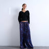 Topshop Satinhose mit weitem Bein in Blau und Burgunderrot mit Print