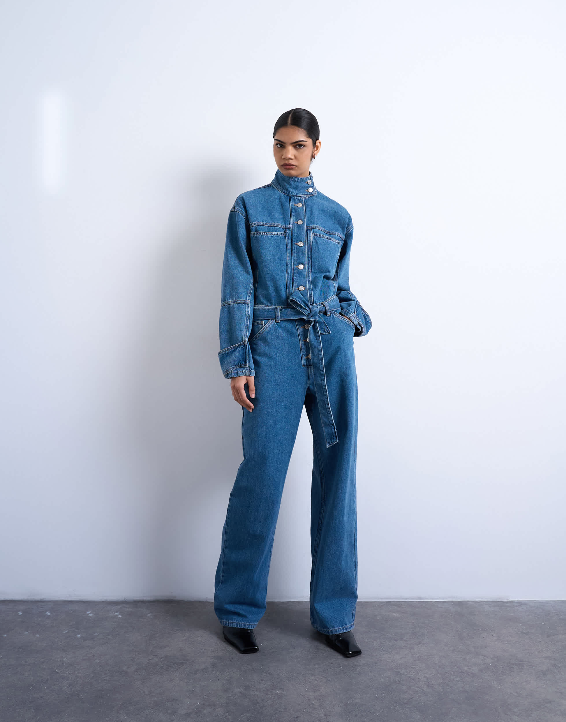 Topshop Jeans-Overall mit Stehkragen und Gürtel in Mittelblau