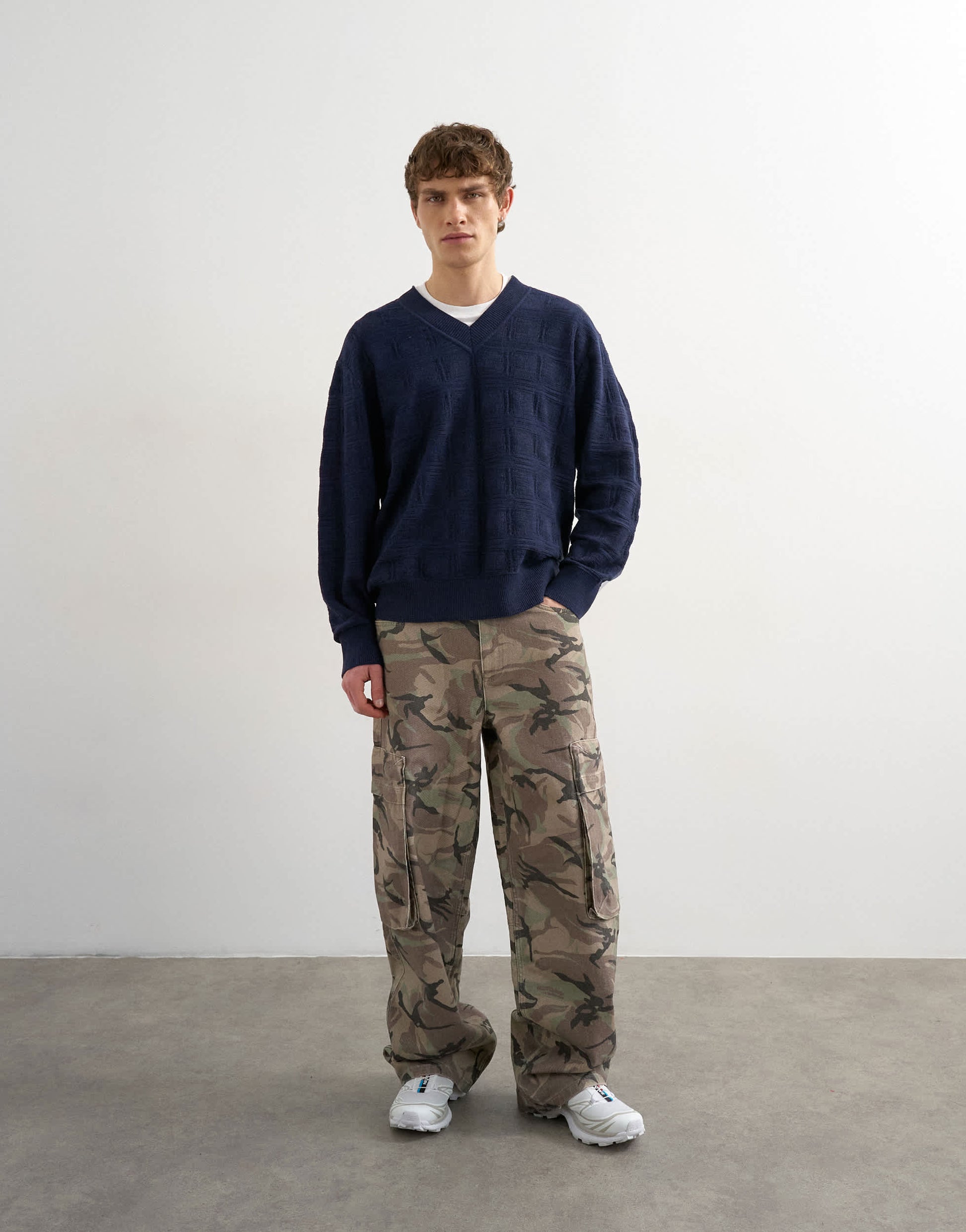 Topman relaxed fit knitted v-neck jumper with texture in navy