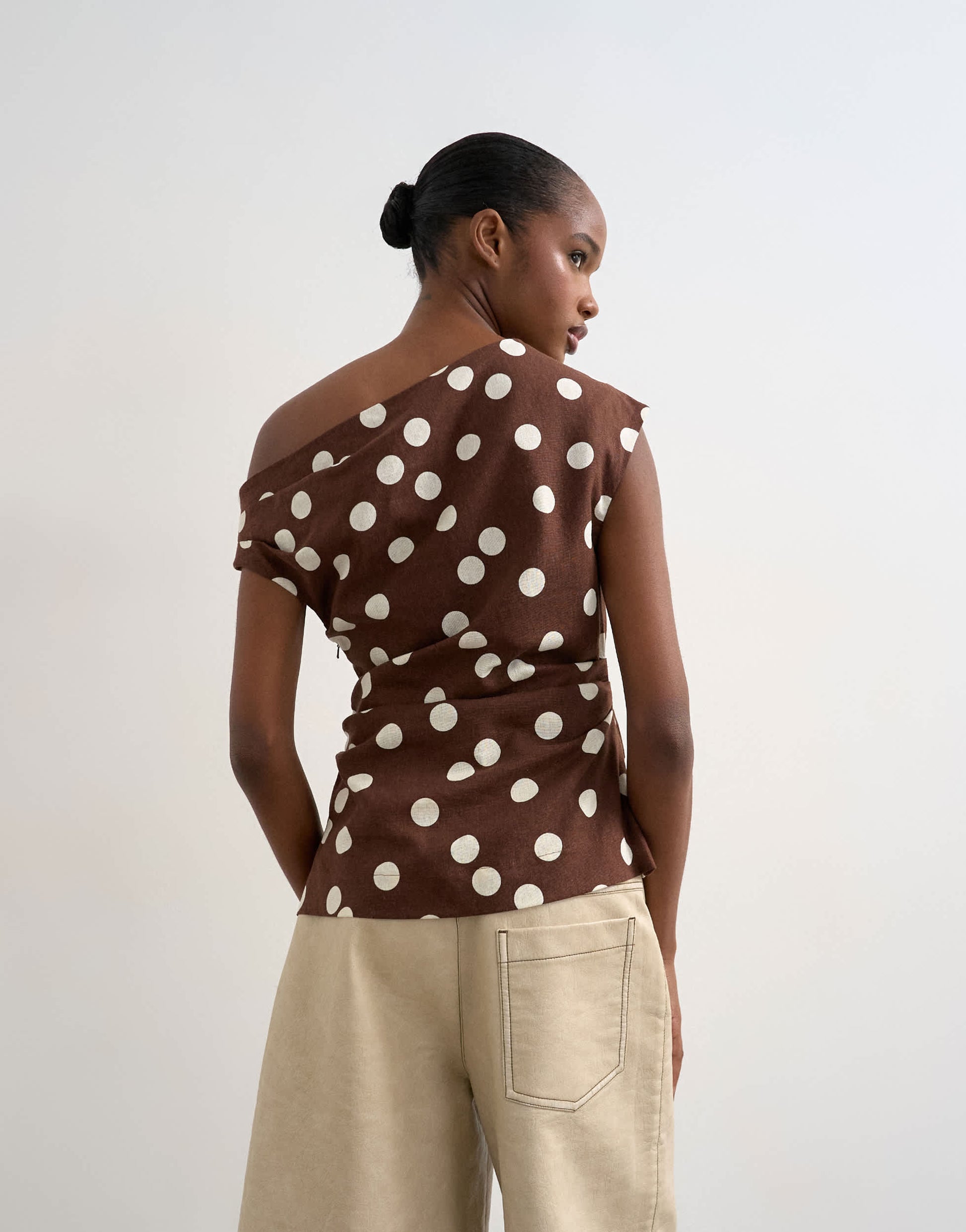 Topshop linen cinched waist asymmetric twist shoulder top in chocolate spot