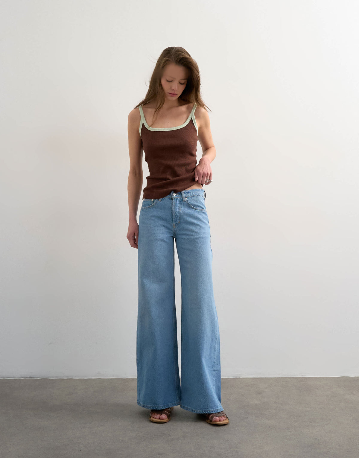 Topshop Horizon mid rise wide leg jean in bleach