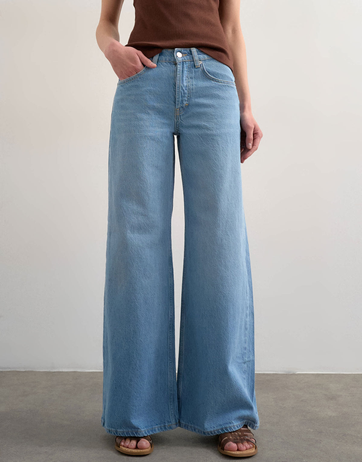 Topshop Horizon mid rise wide leg jean in bleach