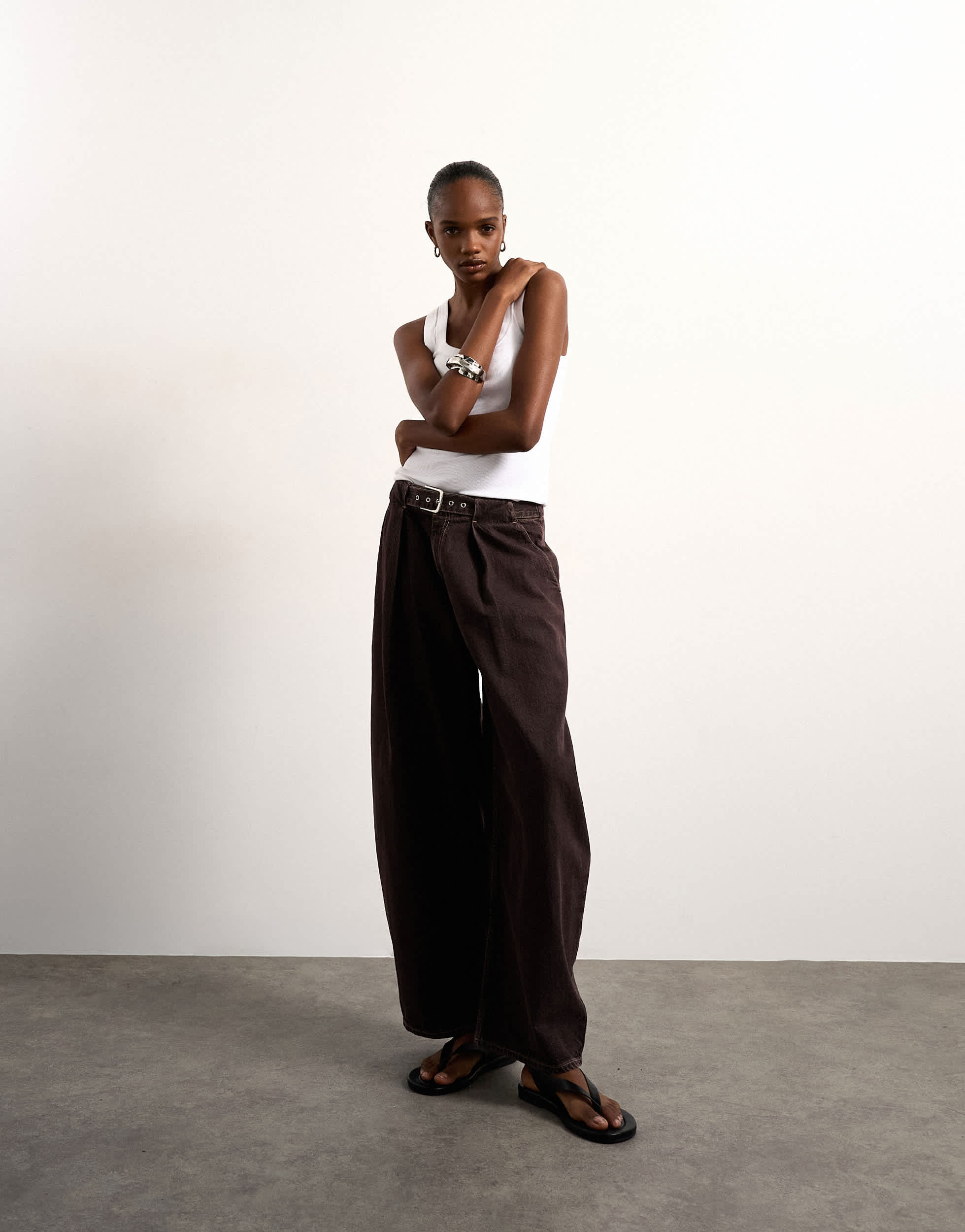 Topshop mid rise oversized belted barrel jean in chocolate