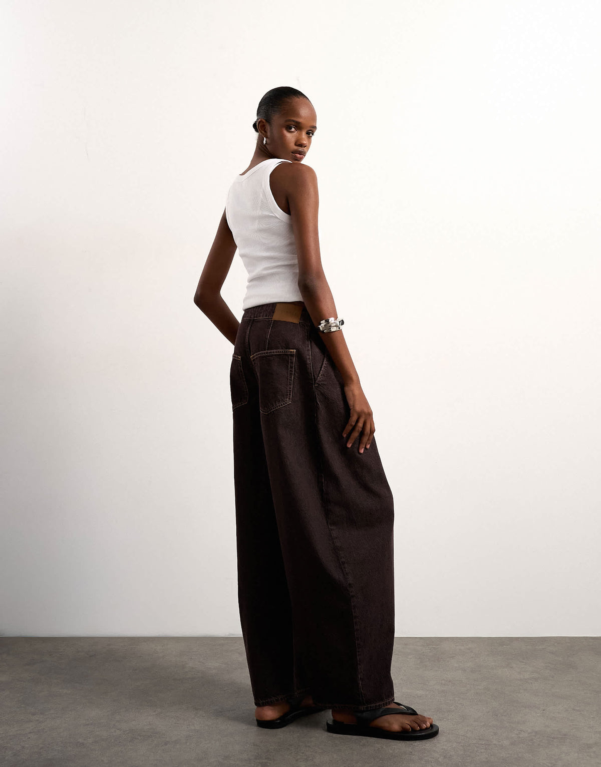 Topshop mid rise oversized belted barrel jean in chocolate