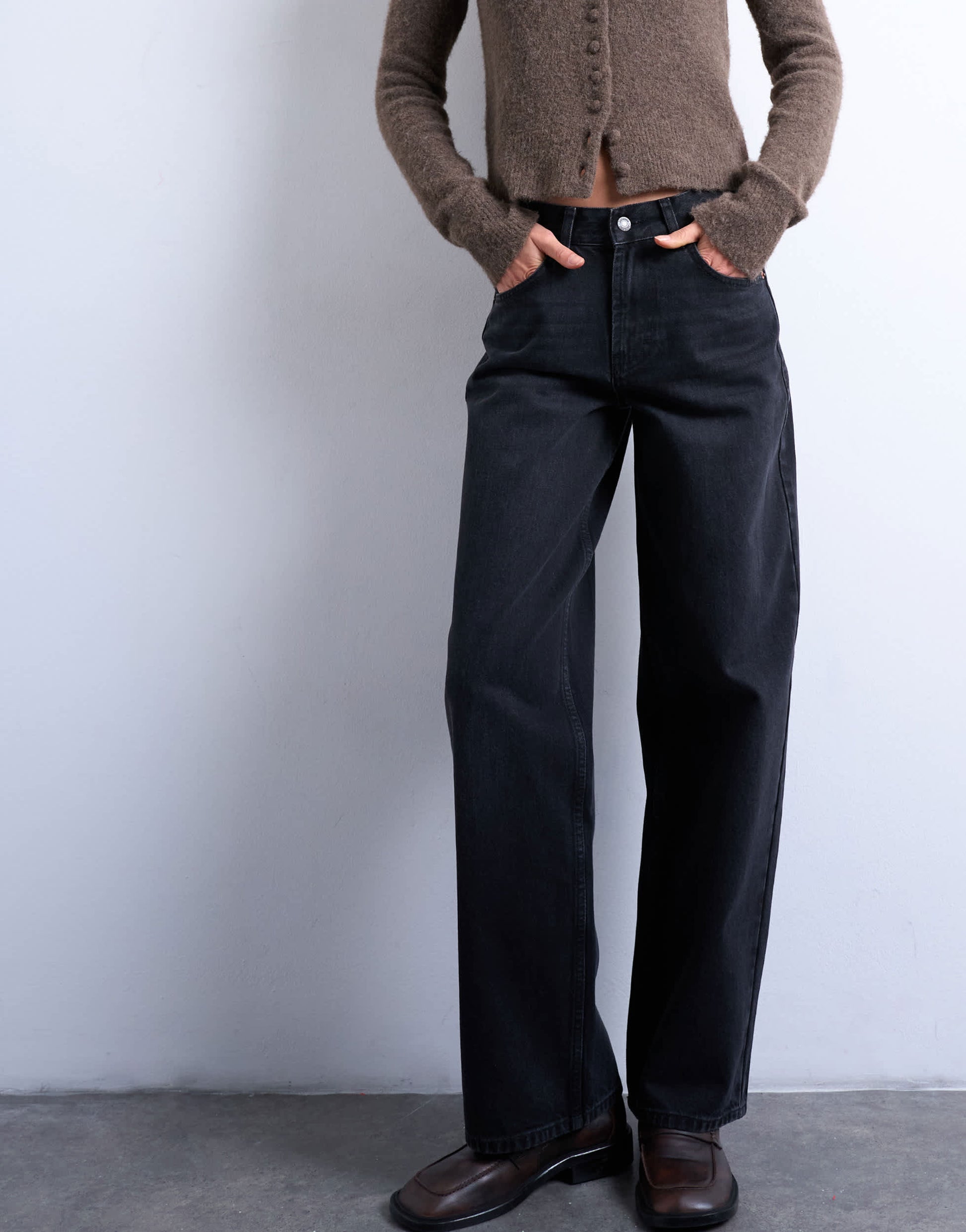 Topshop Cinch low rise relaxed jean in washed black