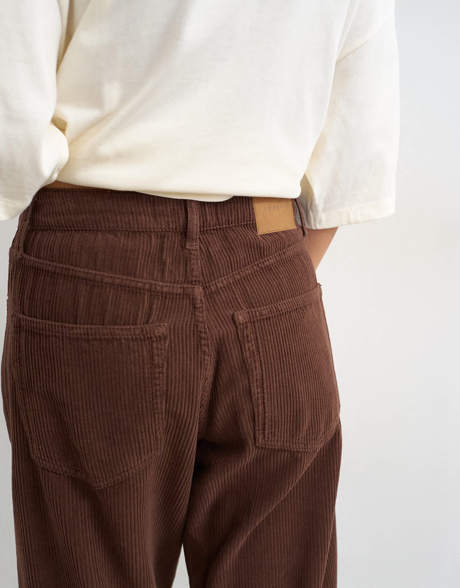 Topshop Barrel mid rise jean in chocolate cord