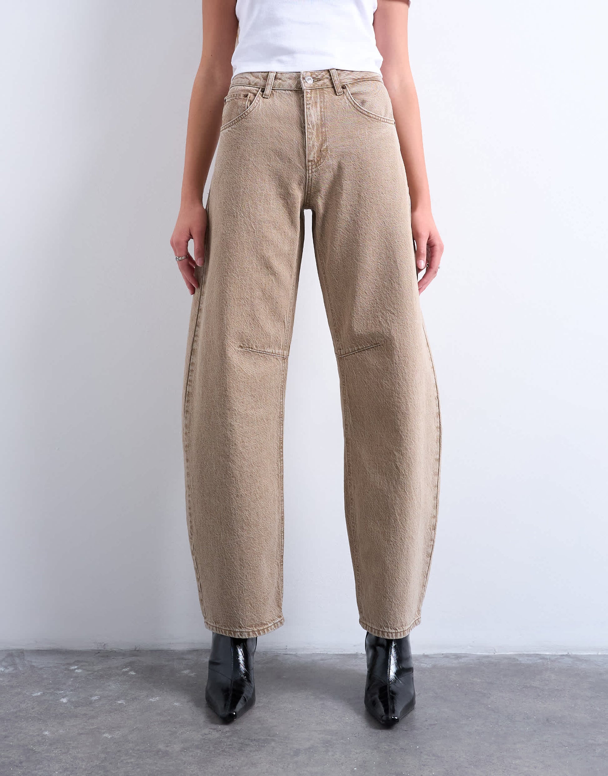 Topshop Barrel mid rise jean in washed beige