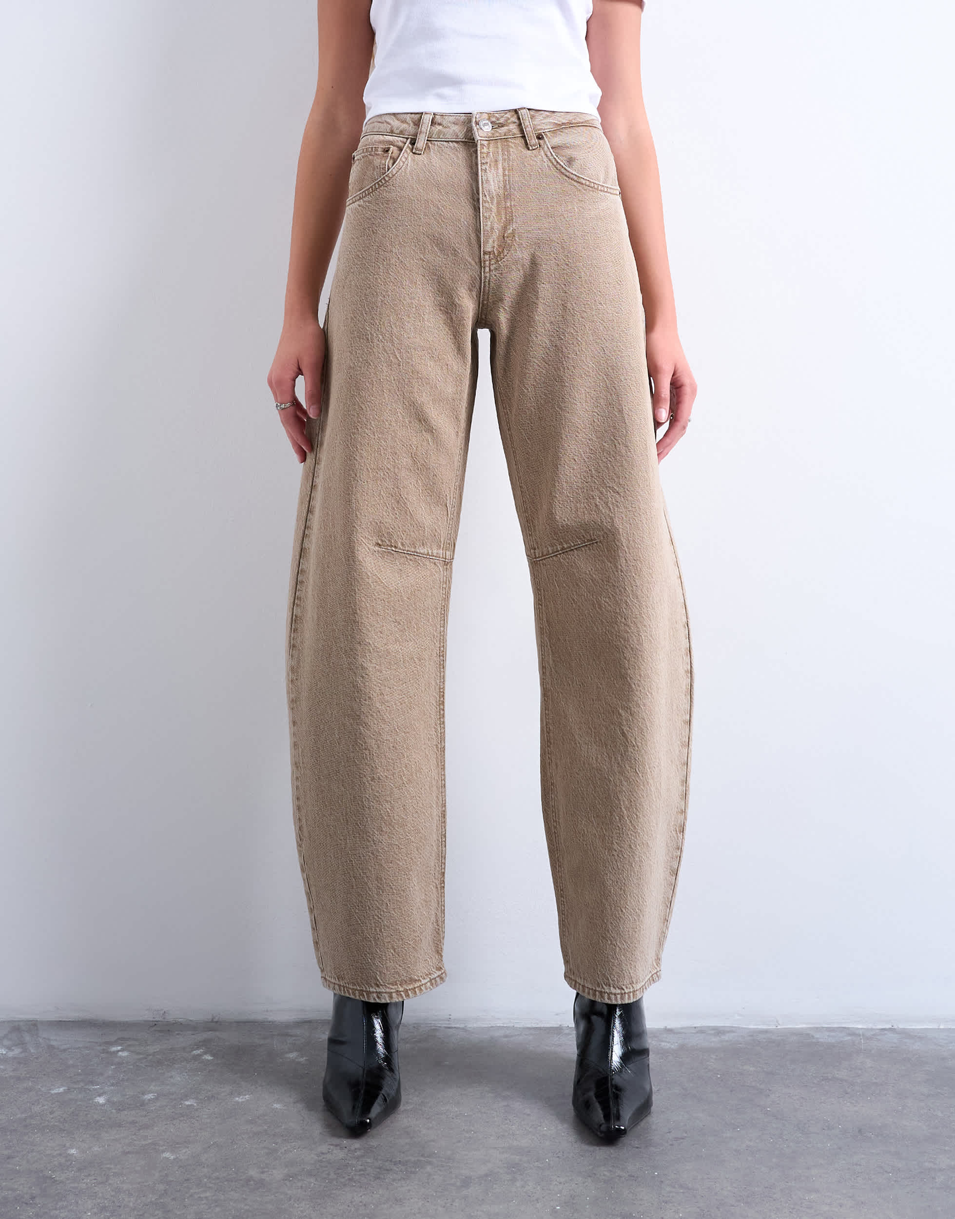 Topshop Barrel mid rise jean in washed beige
